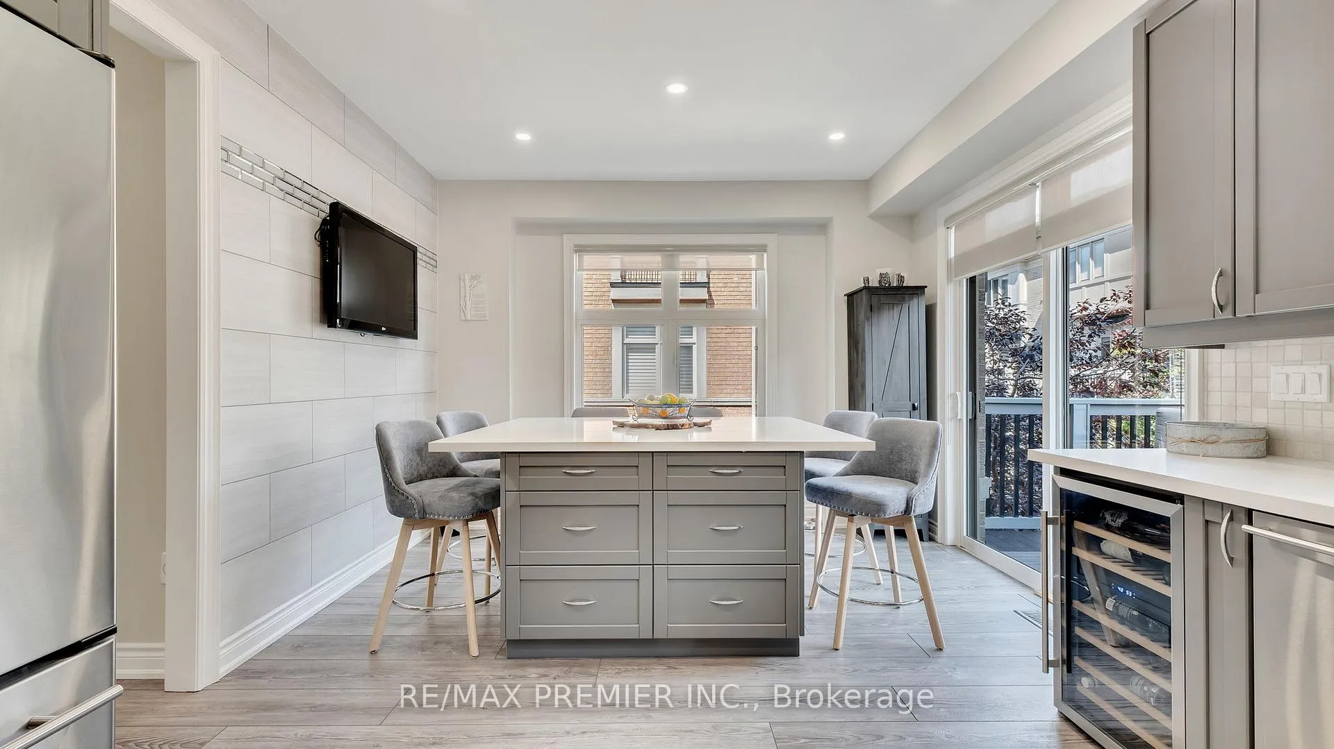 Photo 18 of 10 Henry Peters Lane, Vaughan, East Woodbridge — HOMEH