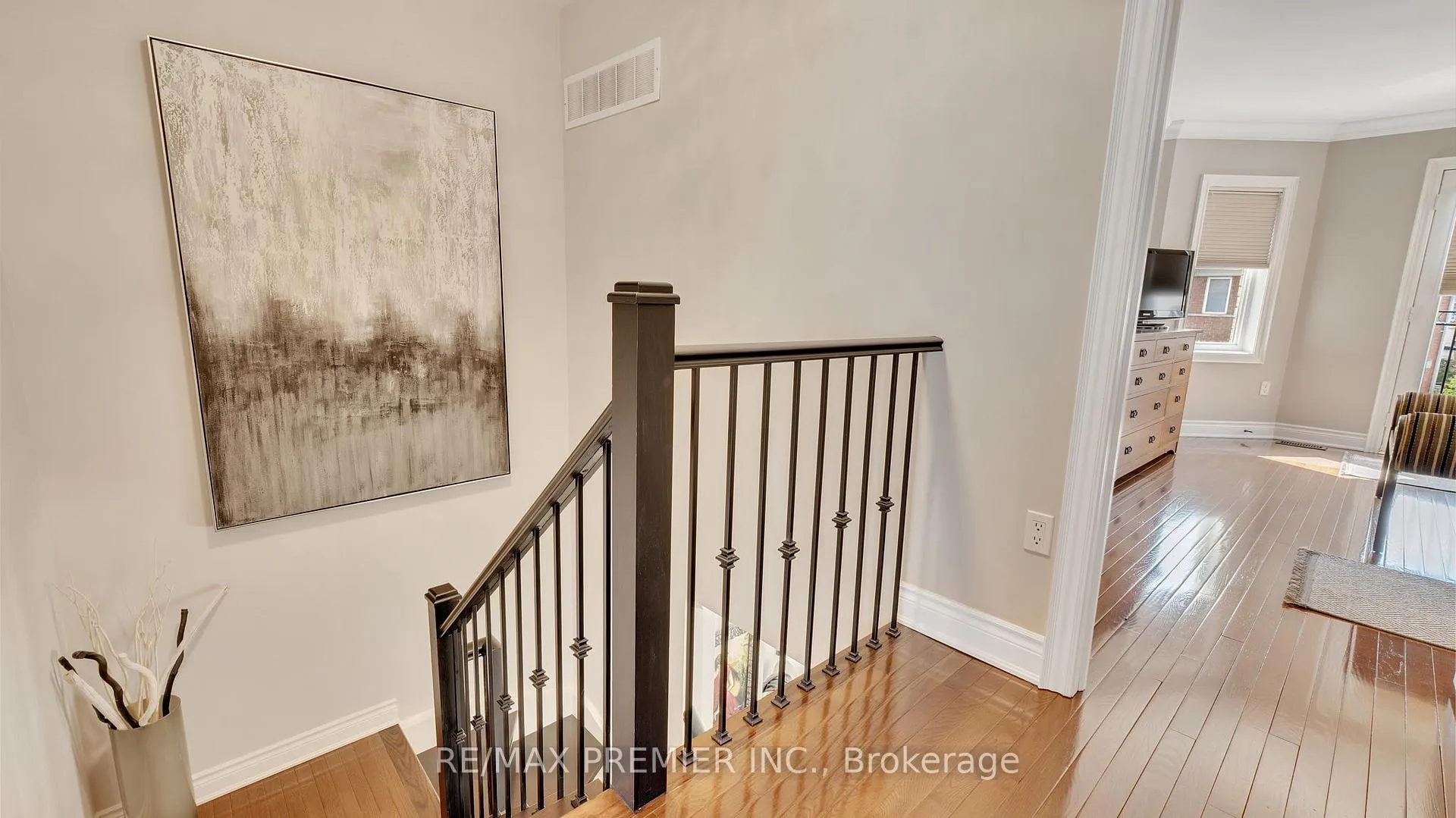 Photo 26 of 10 Henry Peters Lane, Vaughan, East Woodbridge — HOMEH