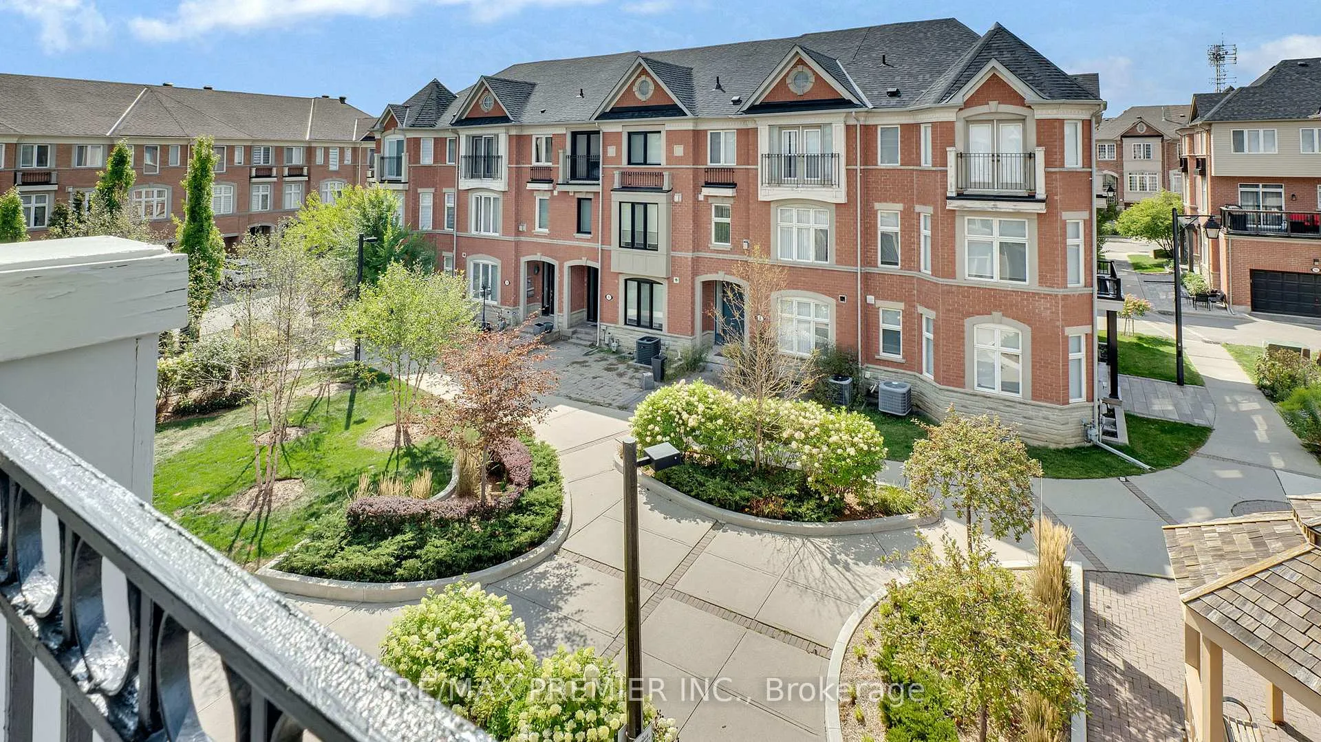Photo 29 of 10 Henry Peters Lane, Vaughan, East Woodbridge — HOMEH