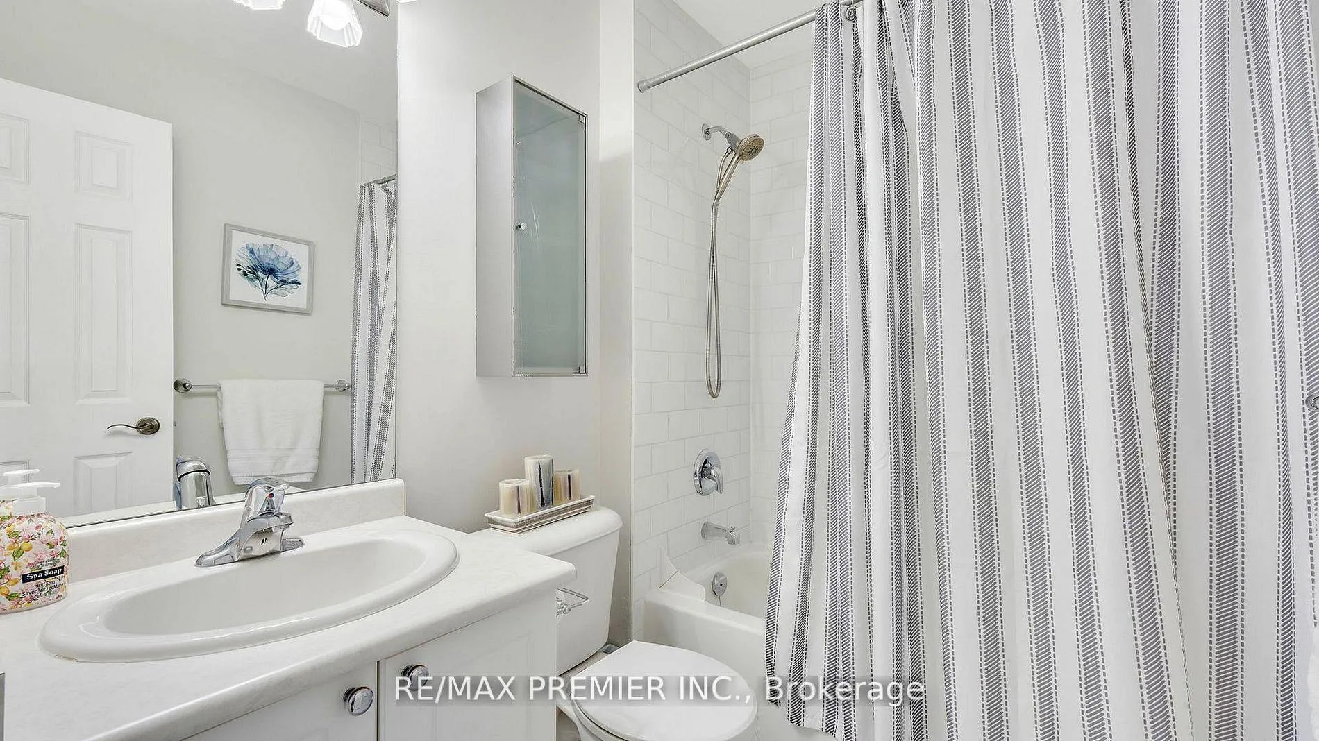 Photo 35 of 10 Henry Peters Lane, Vaughan, East Woodbridge — HOMEH
