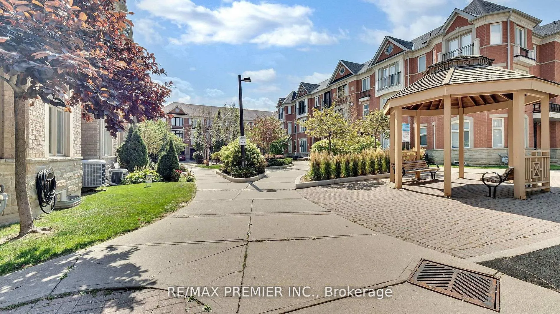 Photo 47 of 10 Henry Peters Lane, Vaughan, East Woodbridge — HOMEH