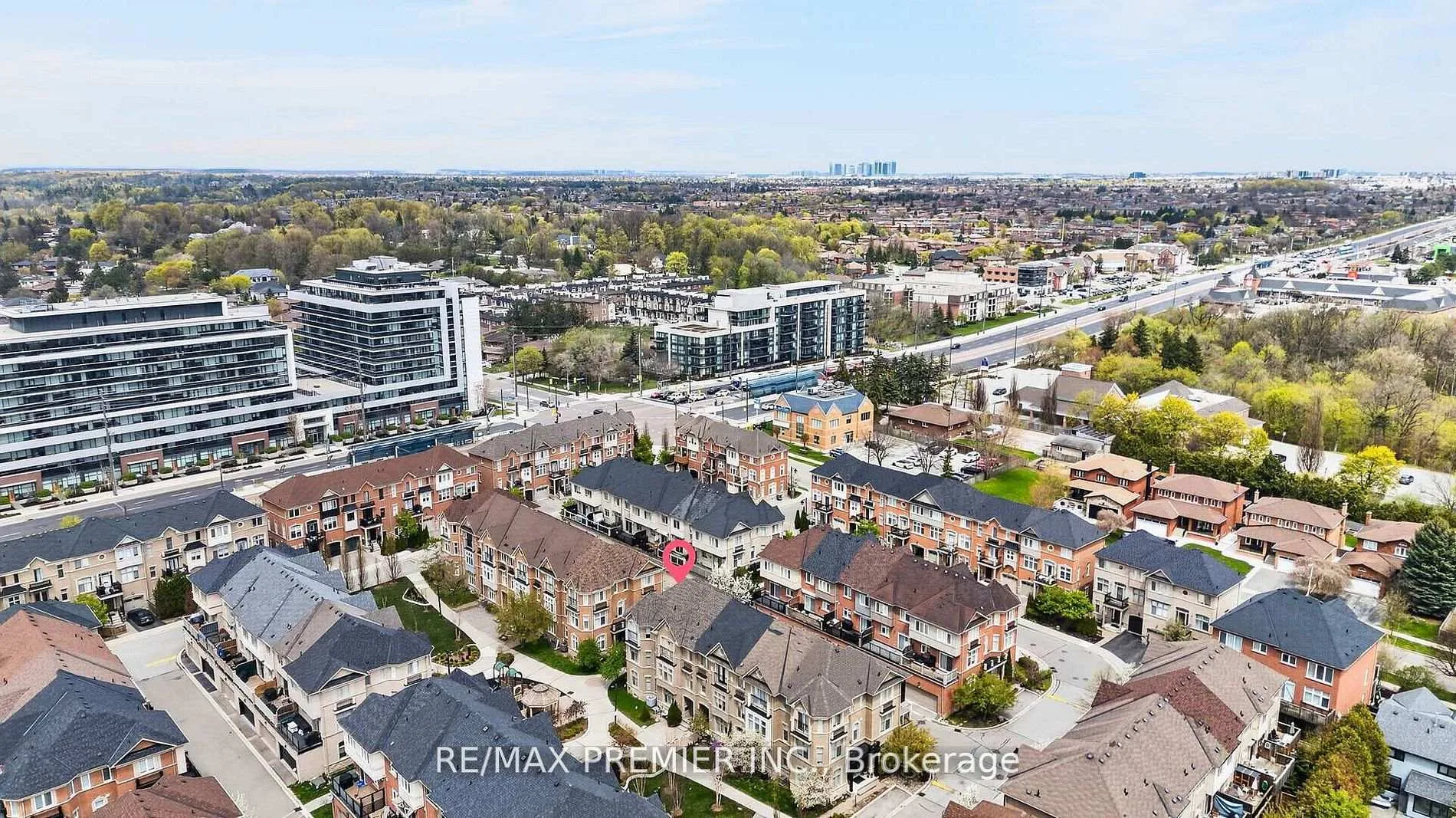 Photo 48 of 10 Henry Peters Lane, Vaughan, East Woodbridge — HOMEH