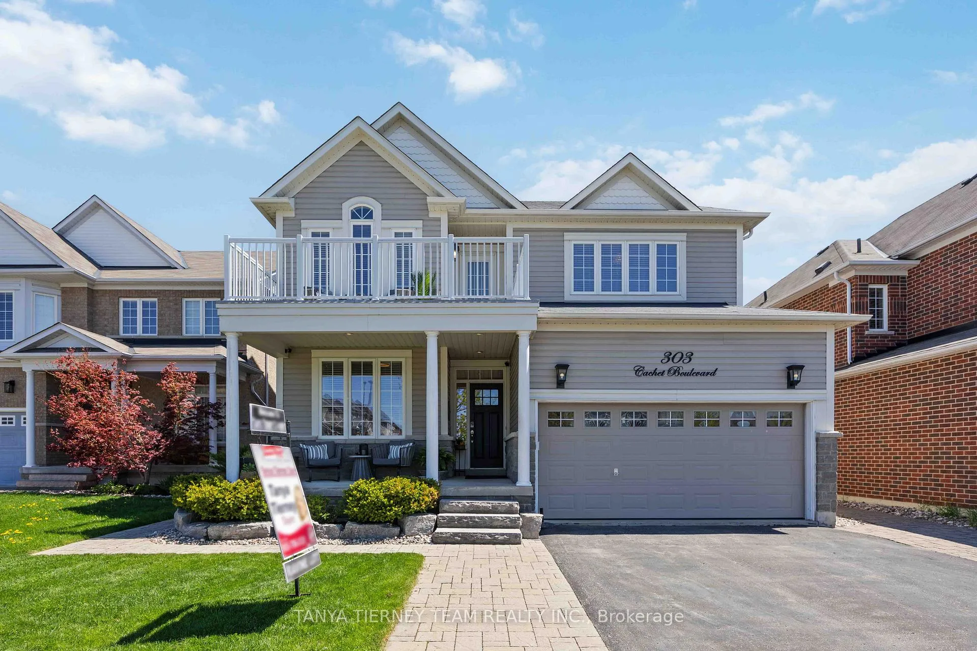Photo 2 of 303 Cachet Boulevard, Whitby, Brooklin — HOMEH
