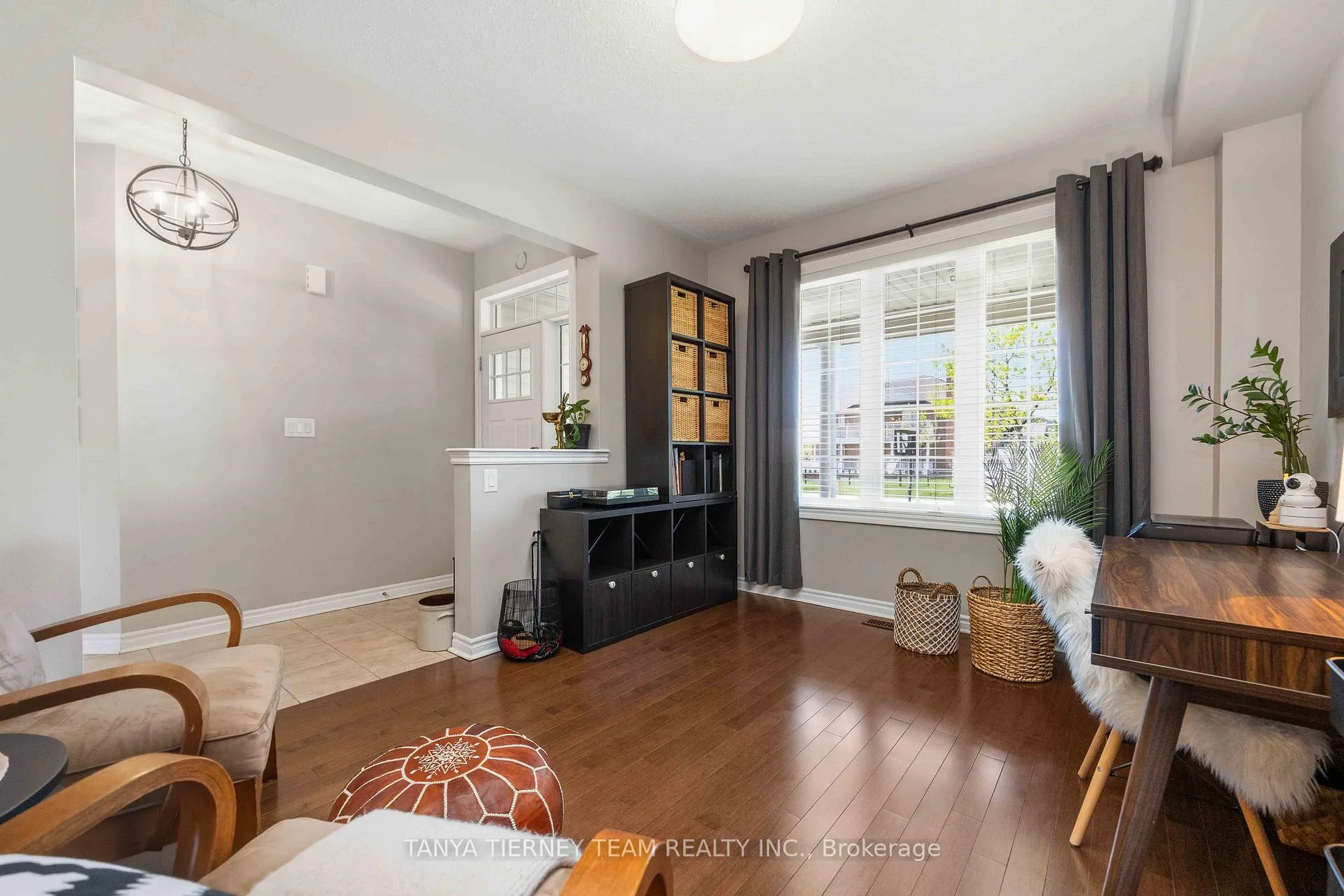 Photo 8 of 303 Cachet Boulevard, Whitby, Brooklin — HOMEH