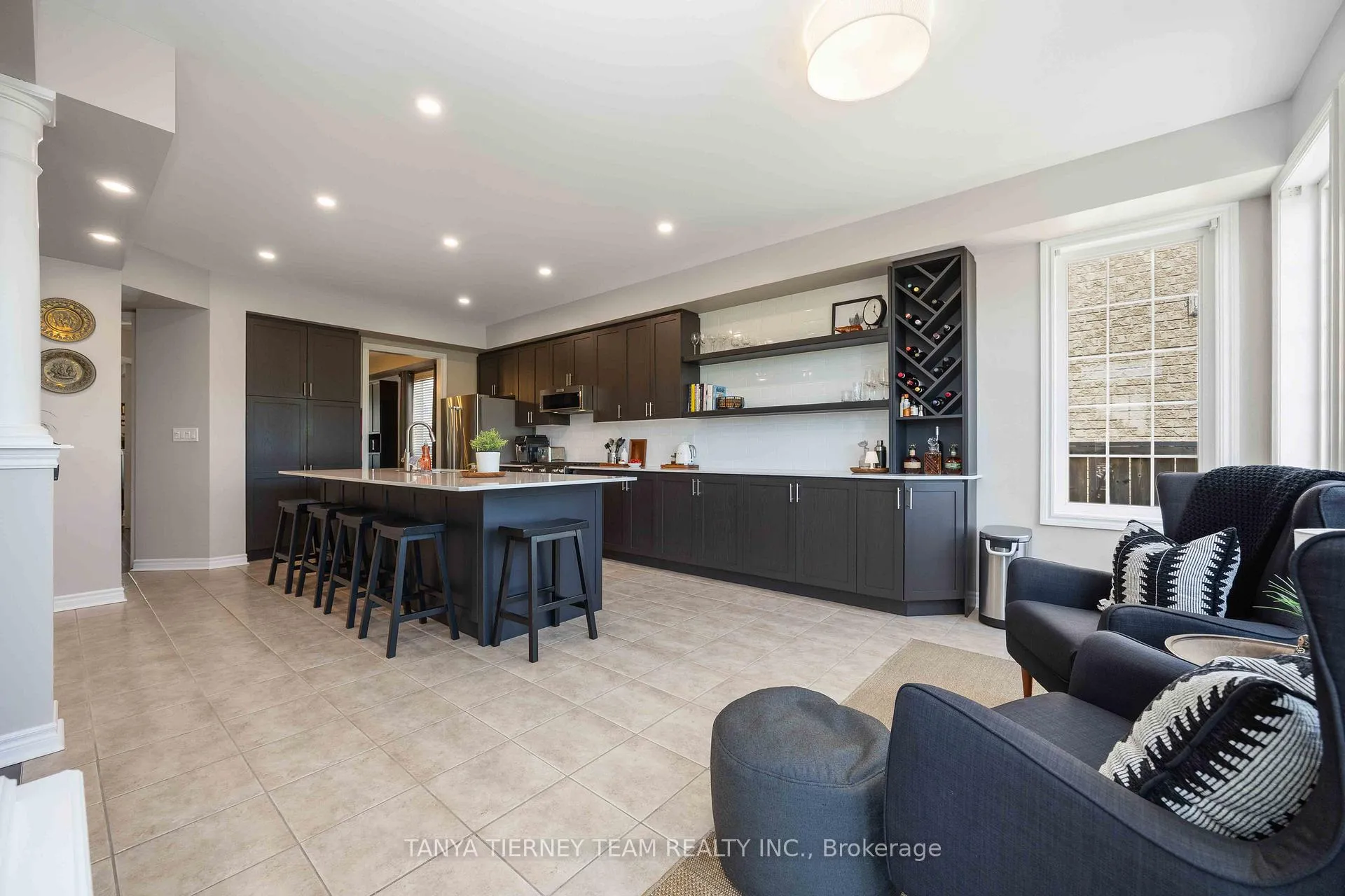Photo 13 of 303 Cachet Boulevard, Whitby, Brooklin — HOMEH