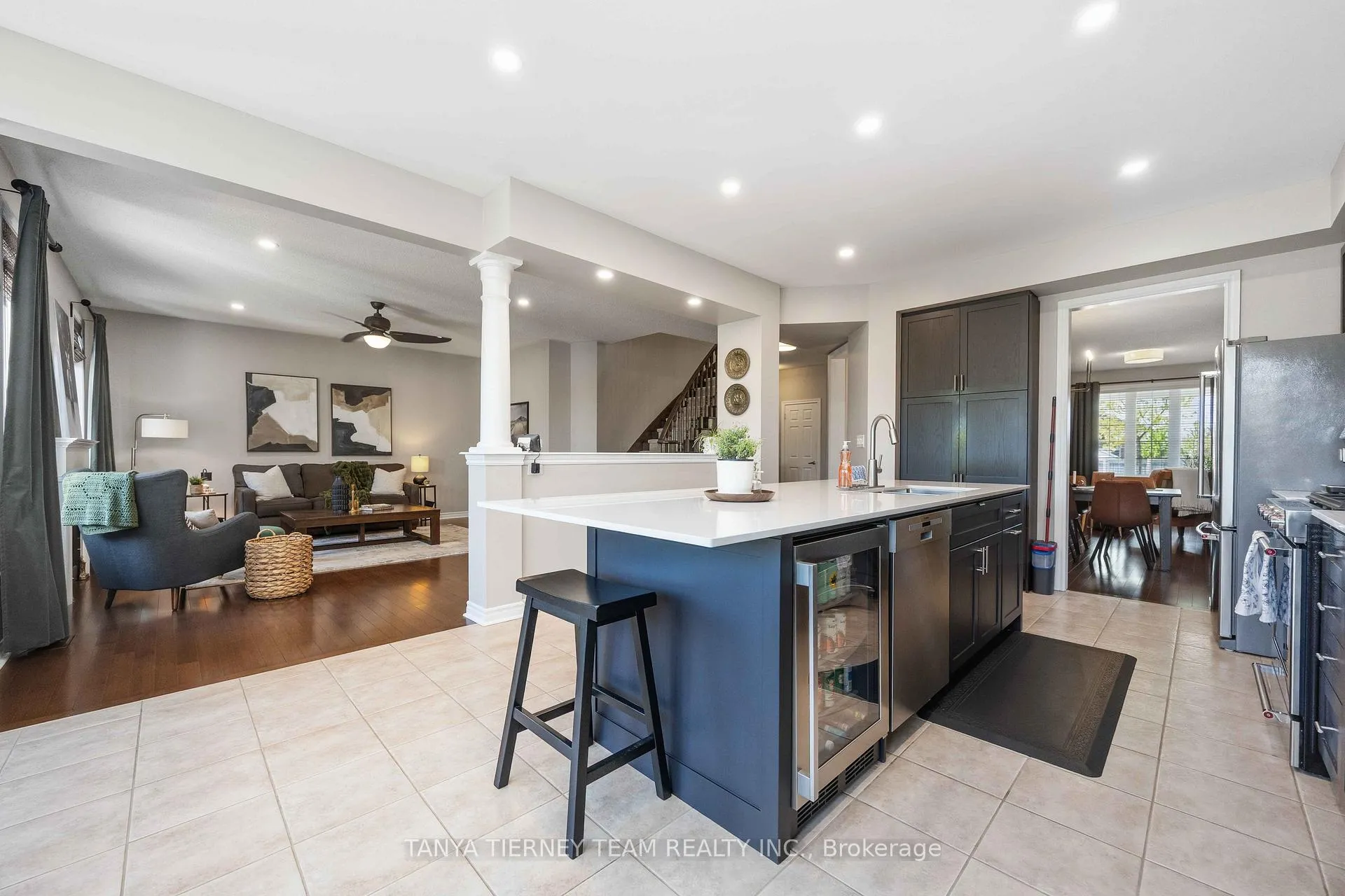 Photo 14 of 303 Cachet Boulevard, Whitby, Brooklin — HOMEH