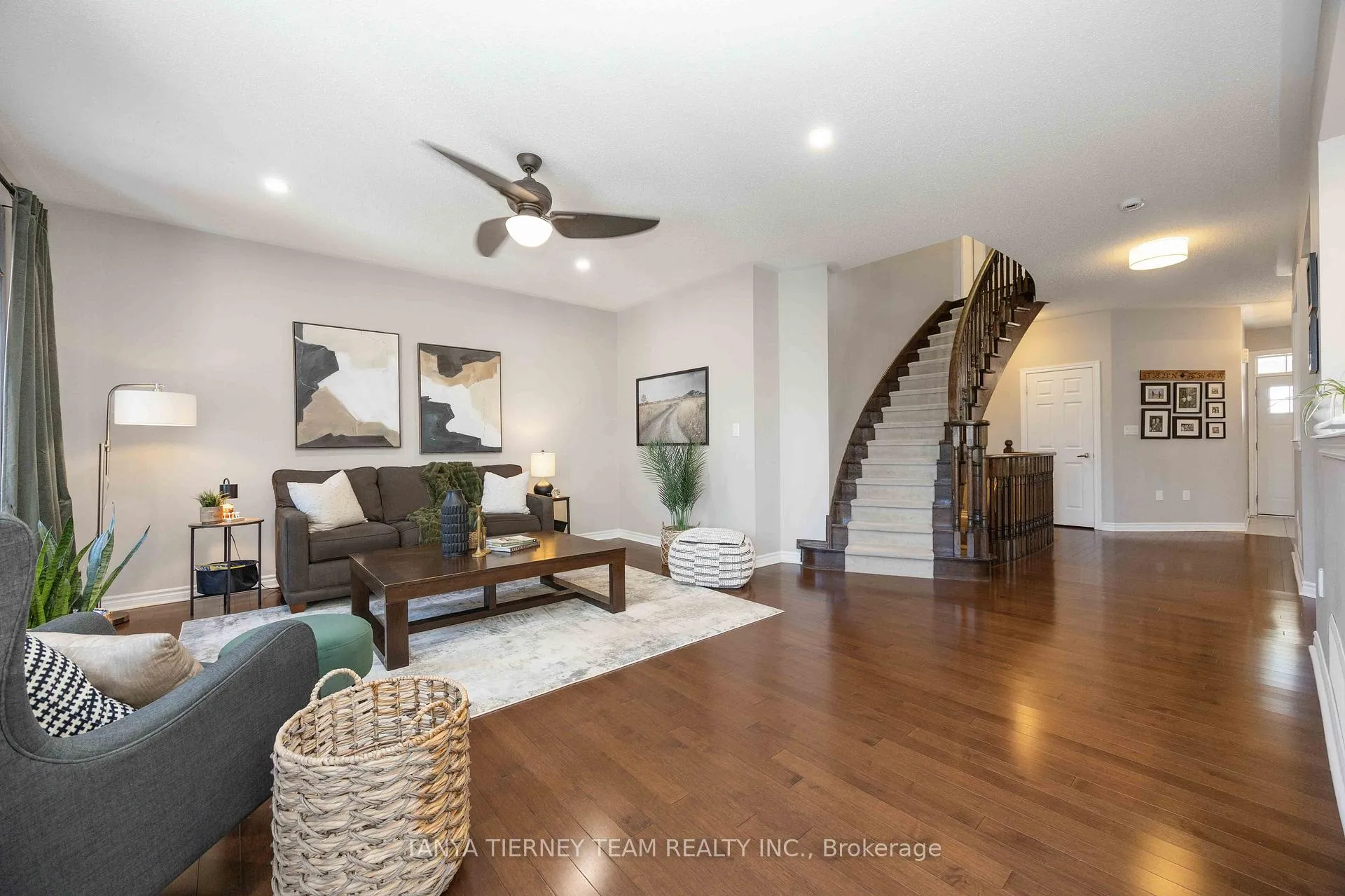 Photo 15 of 303 Cachet Boulevard, Whitby, Brooklin — HOMEH