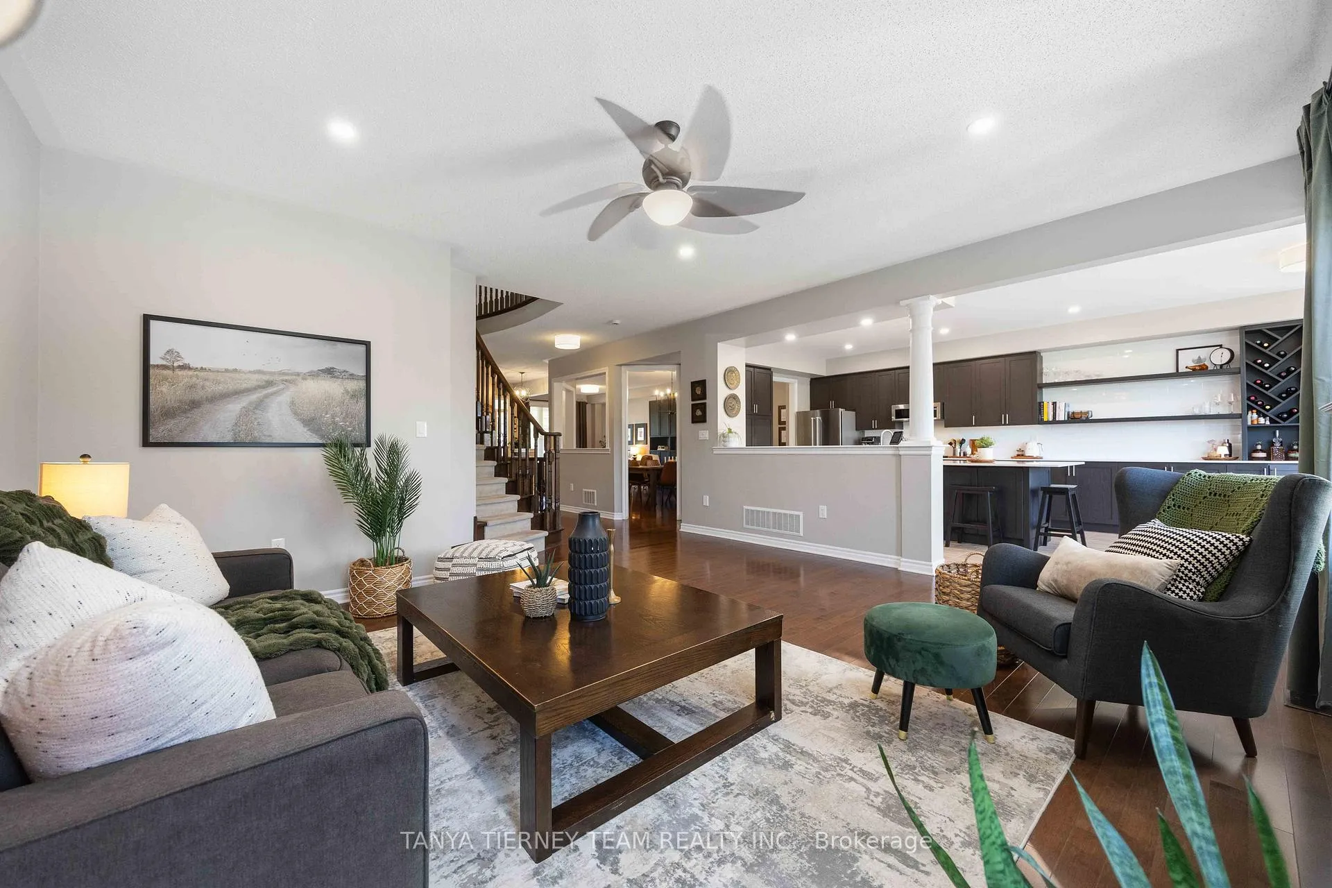 Photo 18 of 303 Cachet Boulevard, Whitby, Brooklin — HOMEH