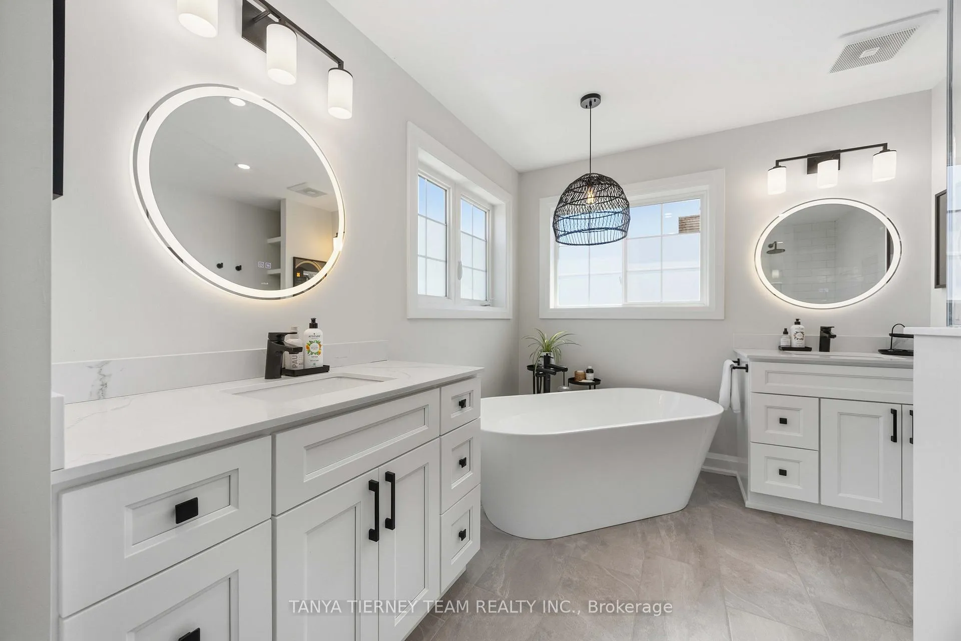 Photo 23 of 303 Cachet Boulevard, Whitby, Brooklin — HOMEH