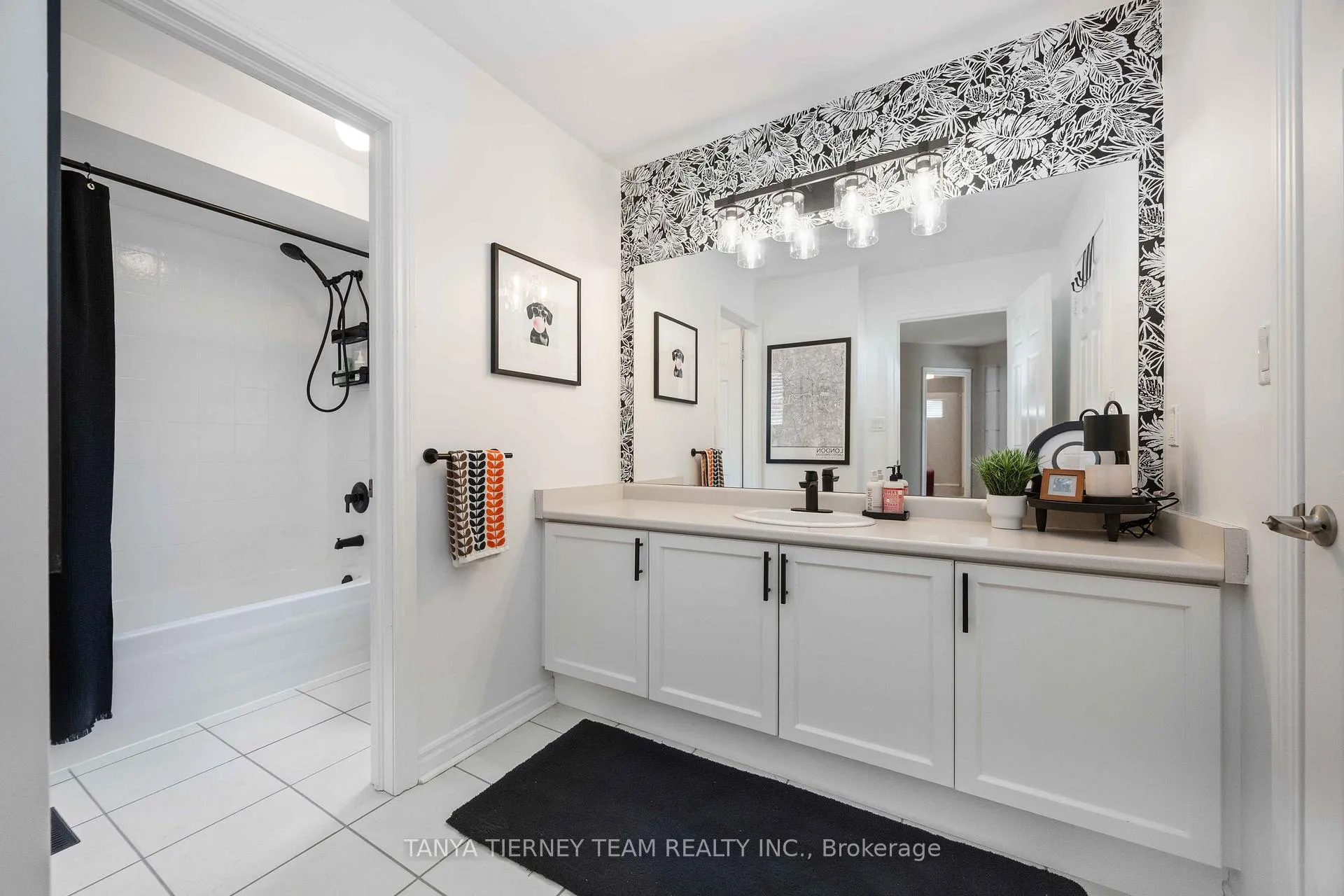 Photo 33 of 303 Cachet Boulevard, Whitby, Brooklin — HOMEH
