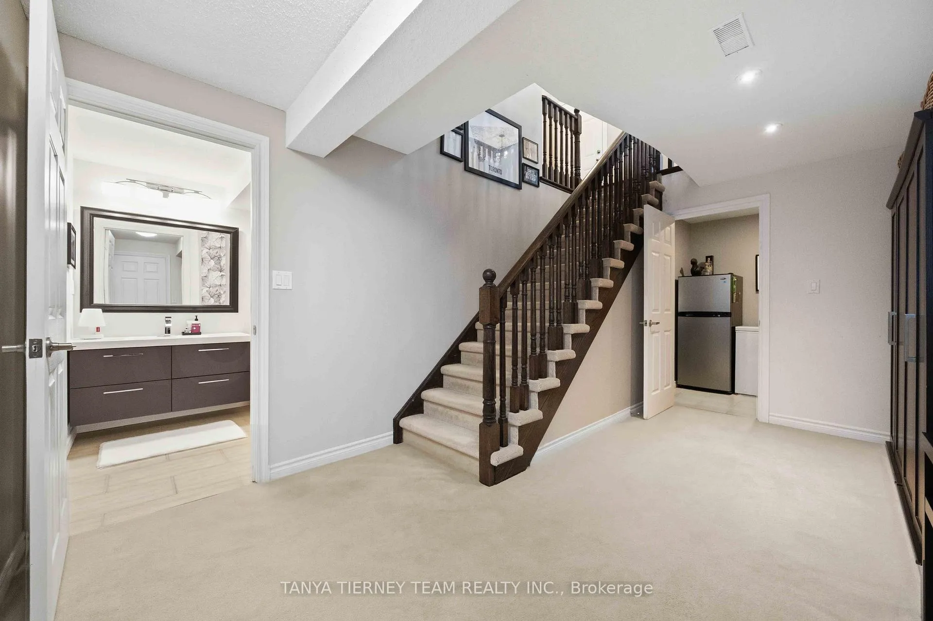 Photo 34 of 303 Cachet Boulevard, Whitby, Brooklin — HOMEH
