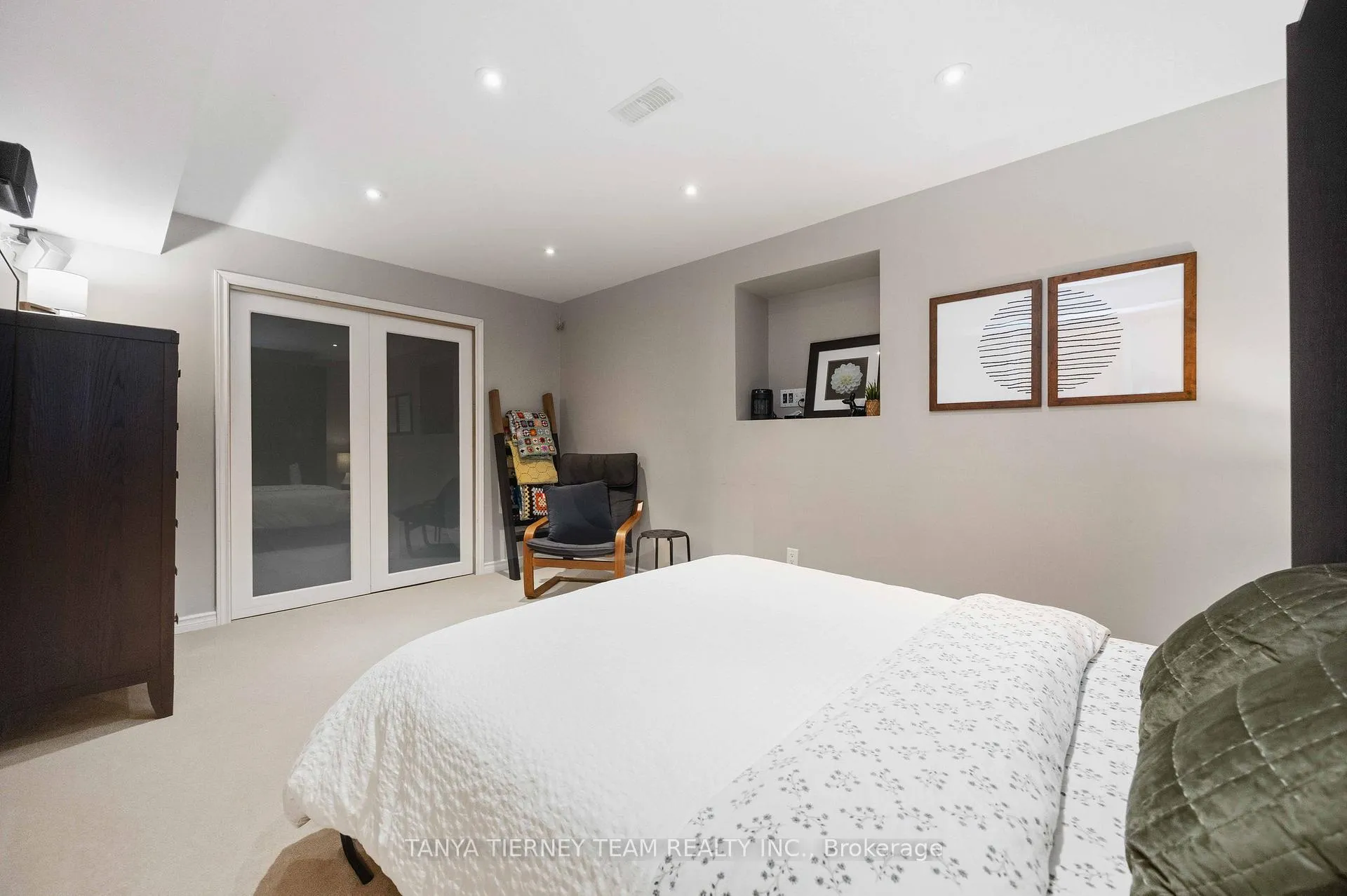 Photo 36 of 303 Cachet Boulevard, Whitby, Brooklin — HOMEH