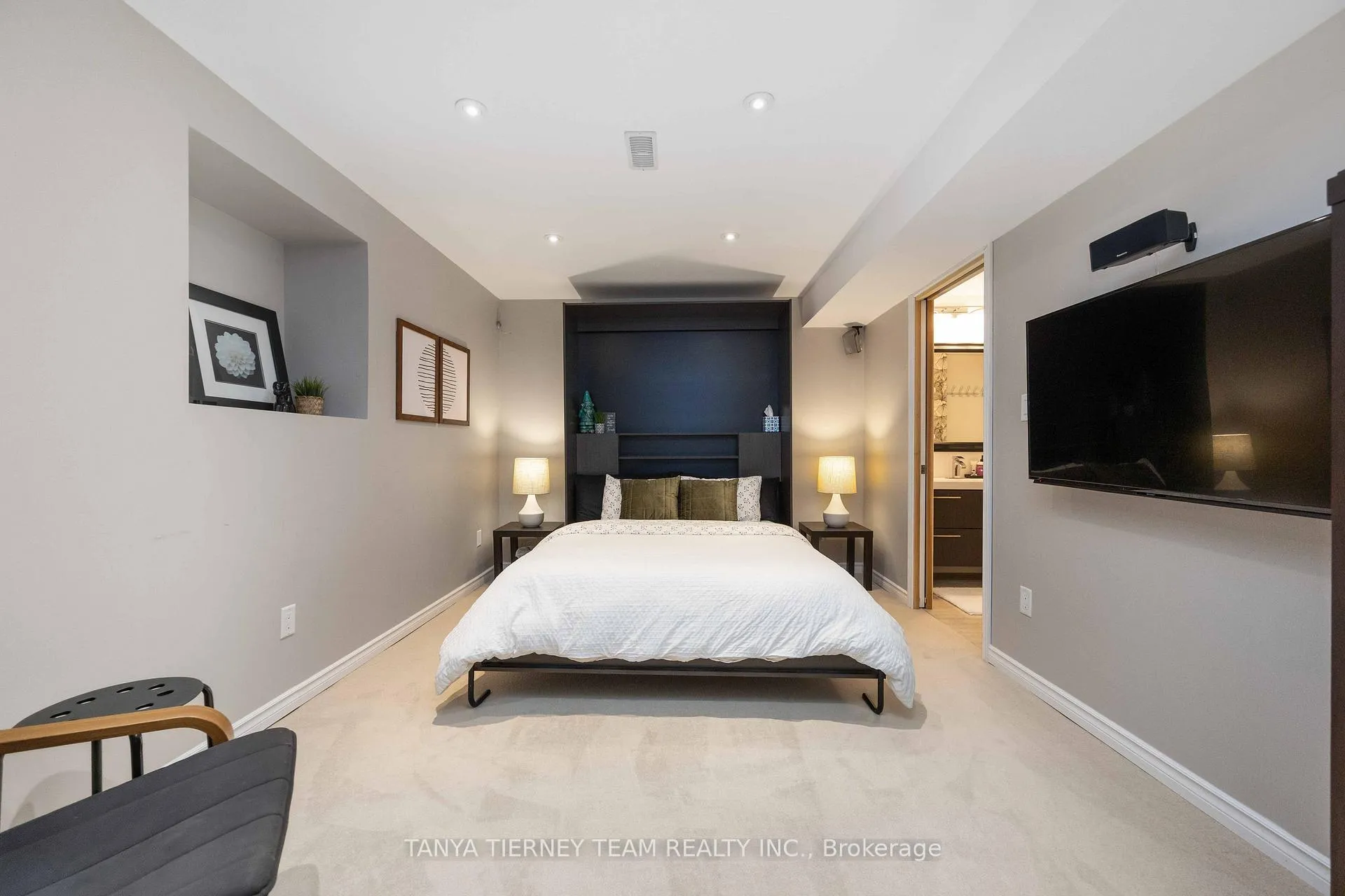 Photo 37 of 303 Cachet Boulevard, Whitby, Brooklin — HOMEH