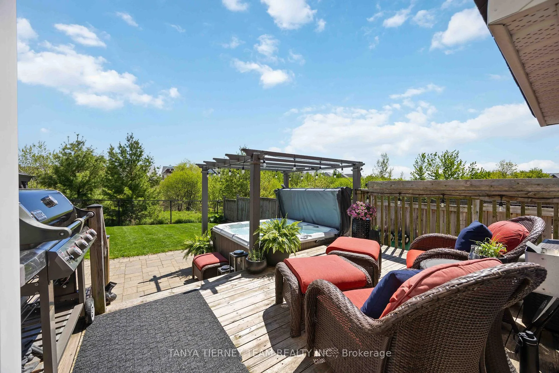 Photo 39 of 303 Cachet Boulevard, Whitby, Brooklin — HOMEH