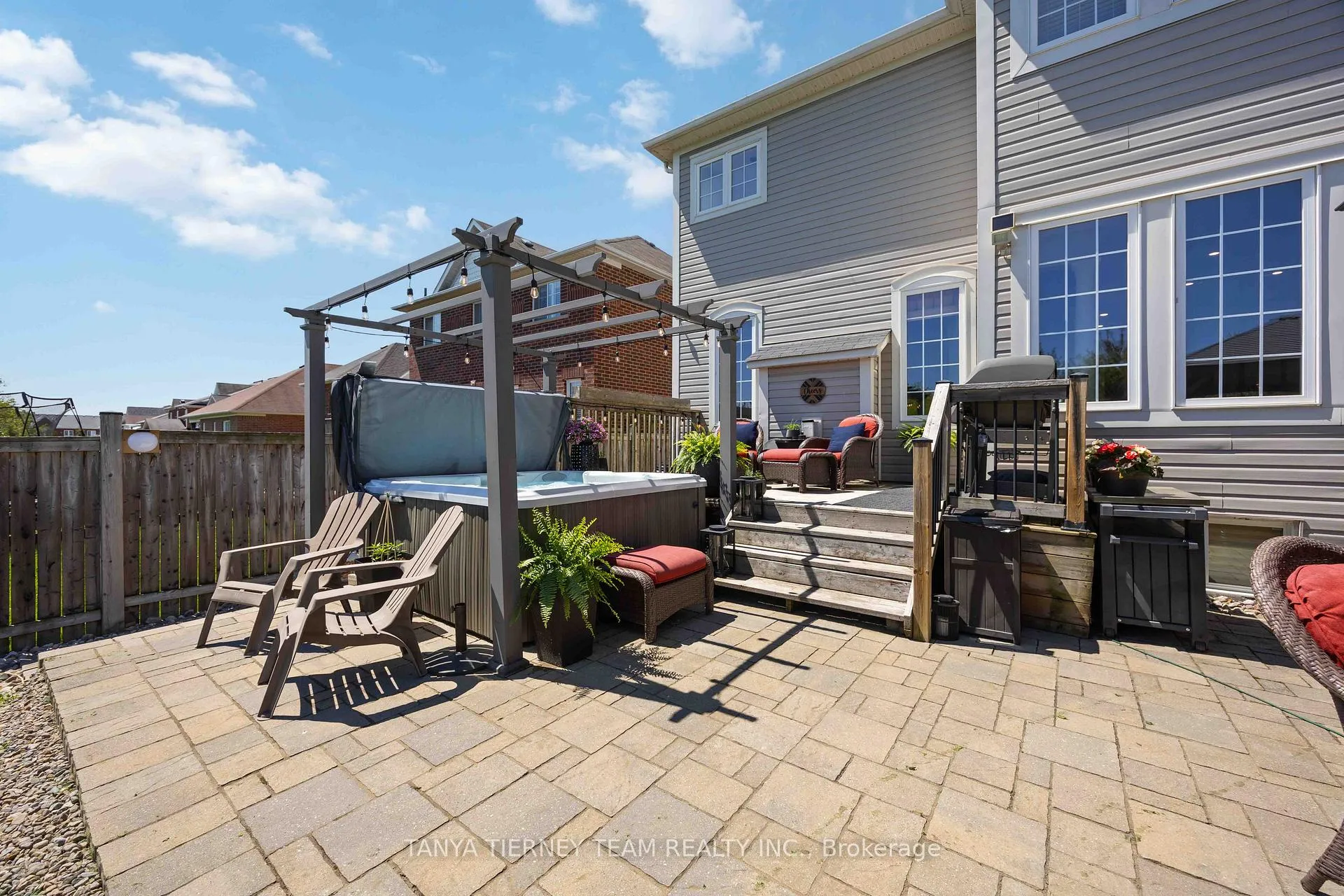 Photo 40 of 303 Cachet Boulevard, Whitby, Brooklin — HOMEH