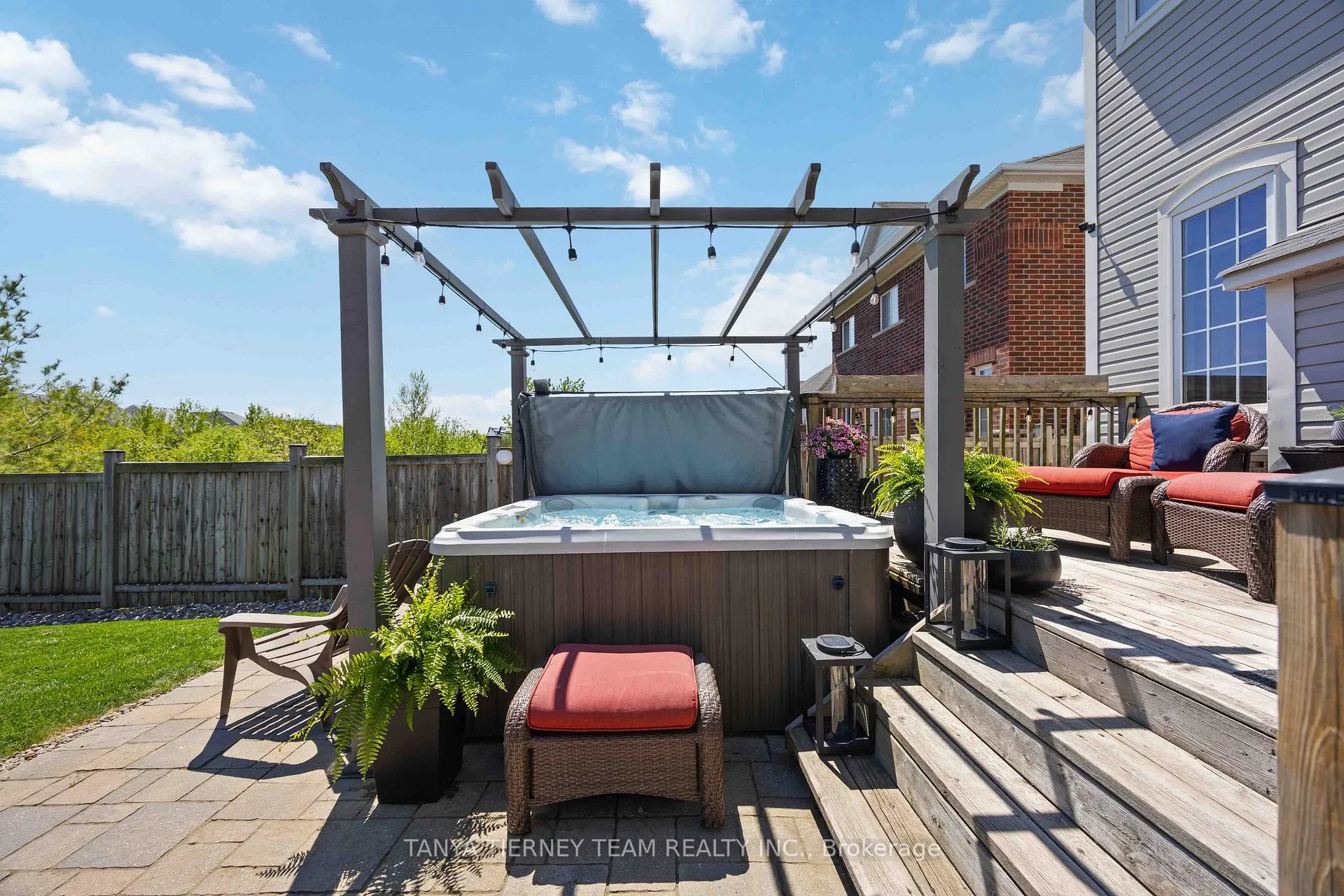 Photo 41 of 303 Cachet Boulevard, Whitby, Brooklin — HOMEH