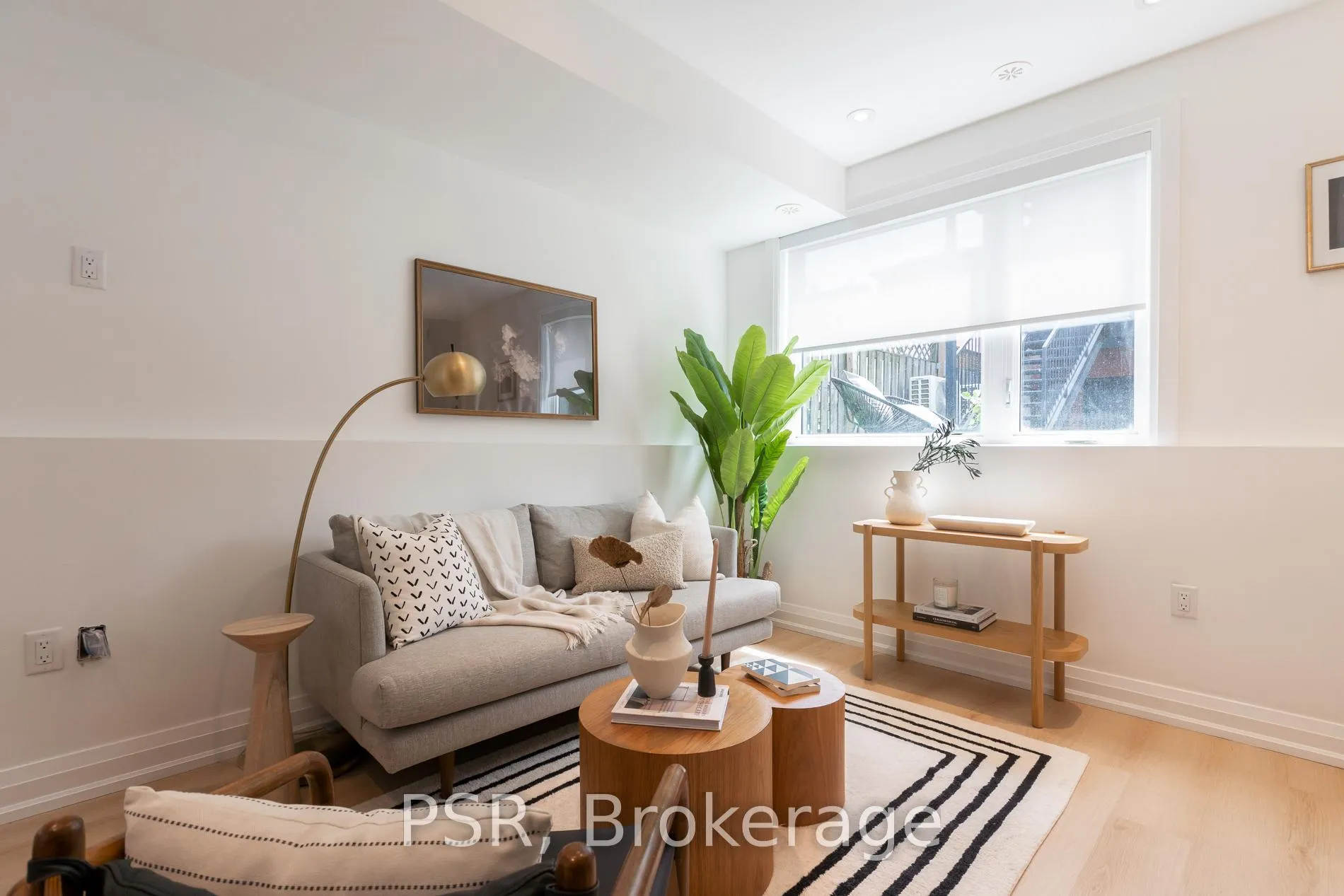 Photo 3 of Unit E, 218 Aileen Avenue E, Toronto, Keelesdale-Eglinton West — HOMEH