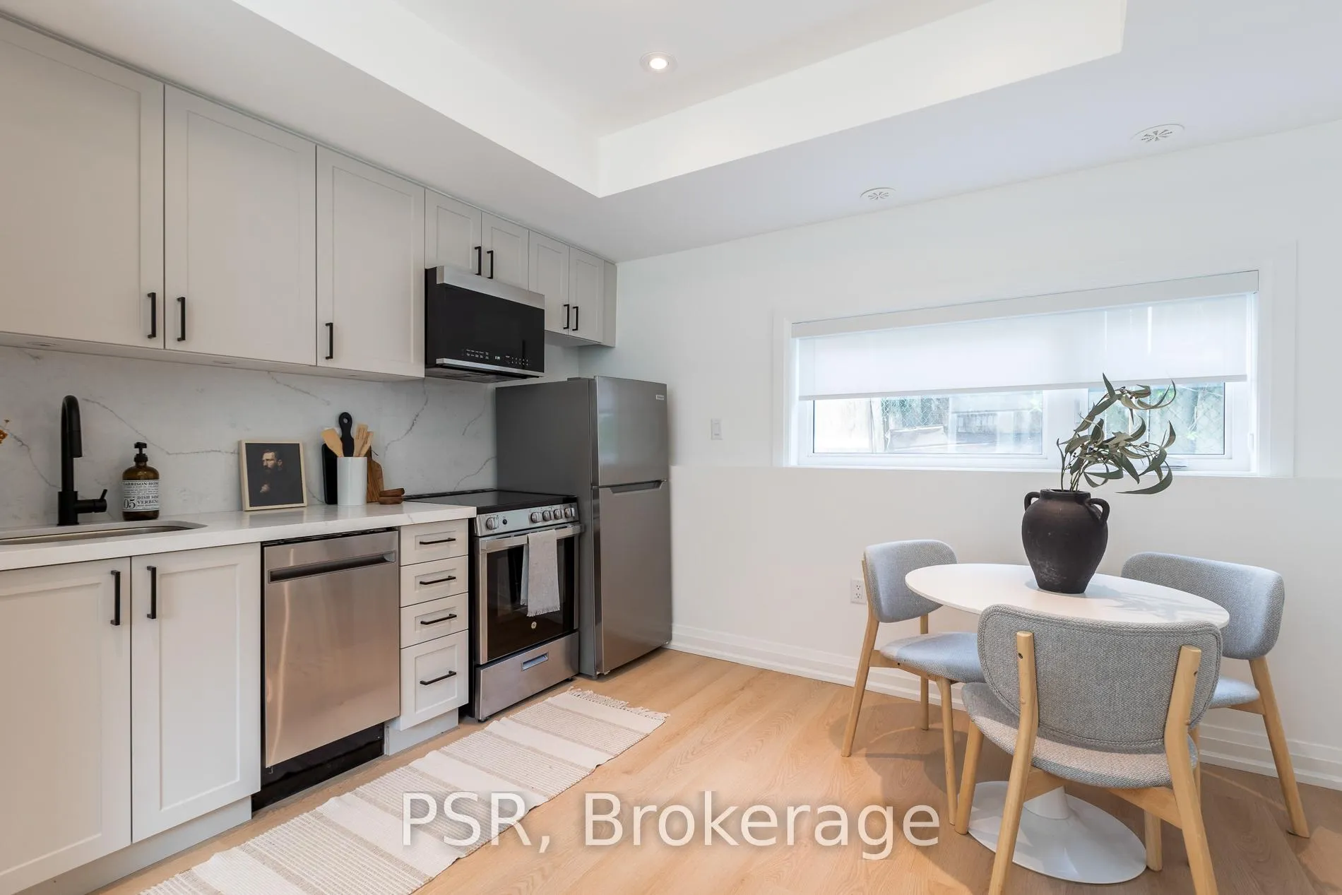 Photo 6 of Unit E, 218 Aileen Avenue E, Toronto, Keelesdale-Eglinton West — HOMEH