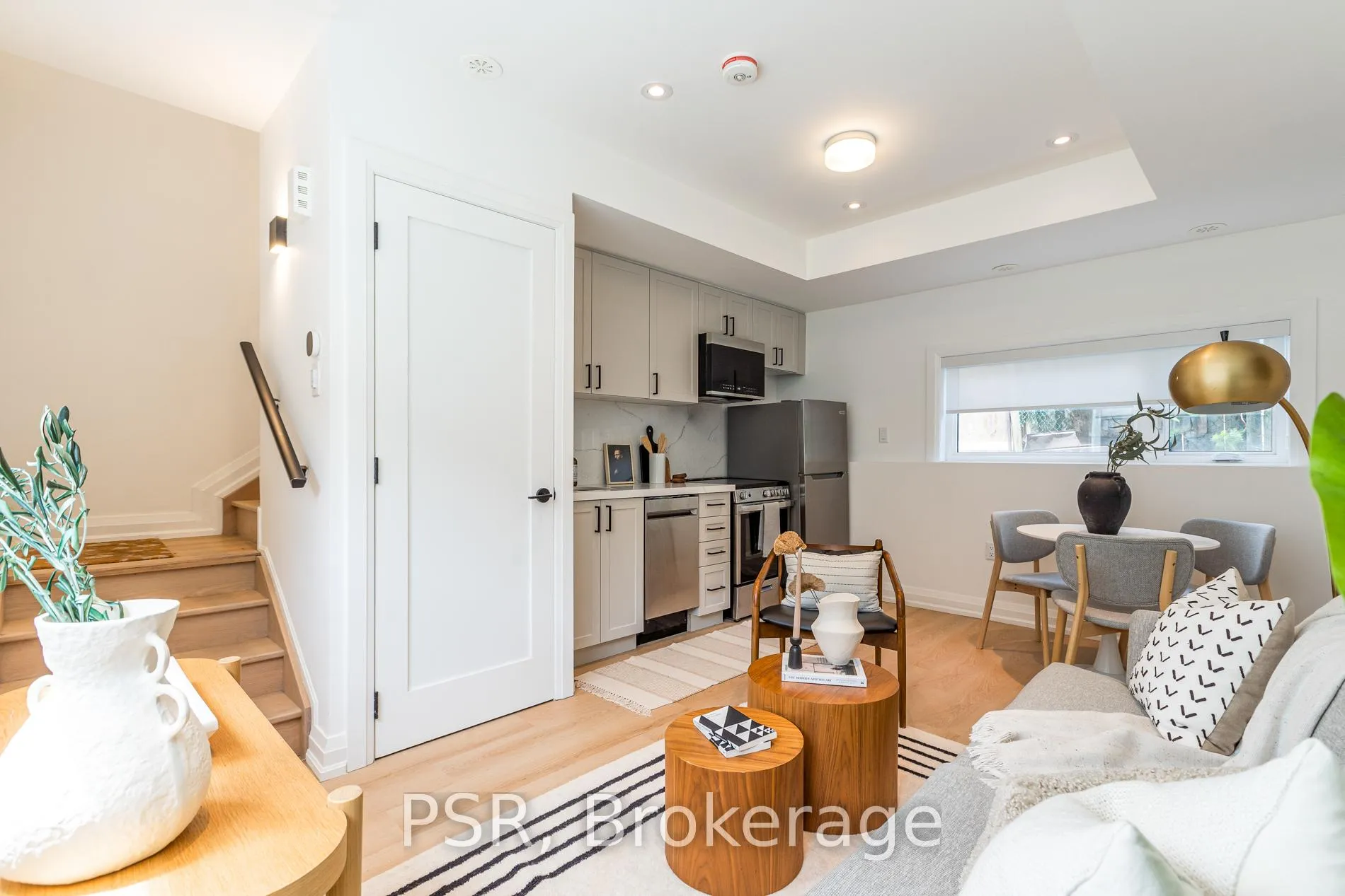 Photo 8 of Unit E, 218 Aileen Avenue E, Toronto, Keelesdale-Eglinton West — HOMEH