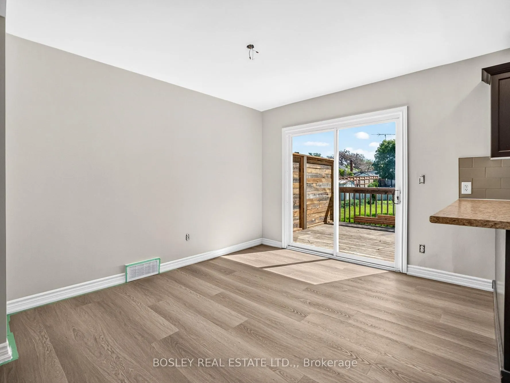 Photo 12 of 8 Pearce Avenue, St. Catharines, Bunting/Linwell — HOMEH