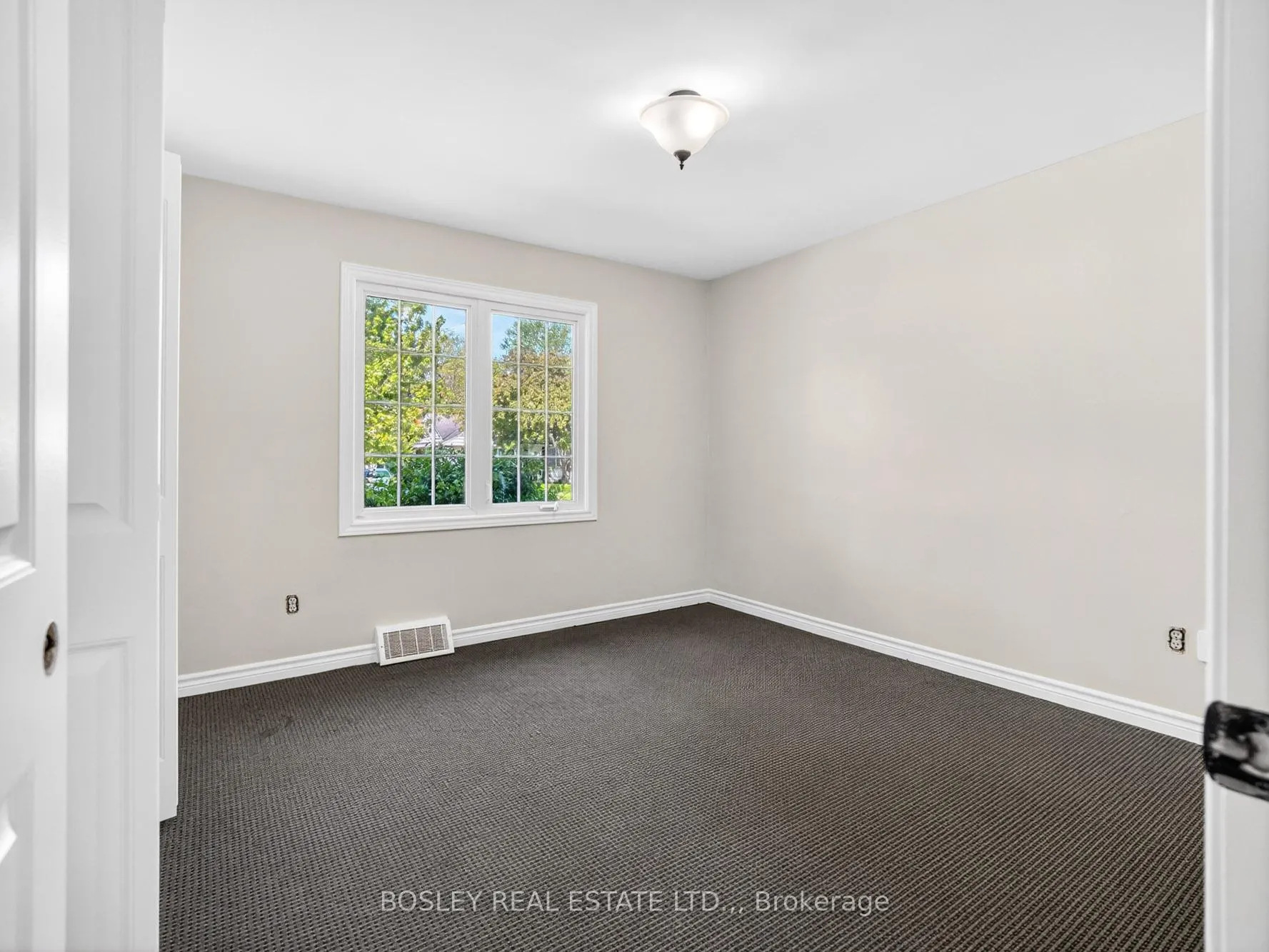 Photo 14 of 8 Pearce Avenue, St. Catharines, Bunting/Linwell — HOMEH