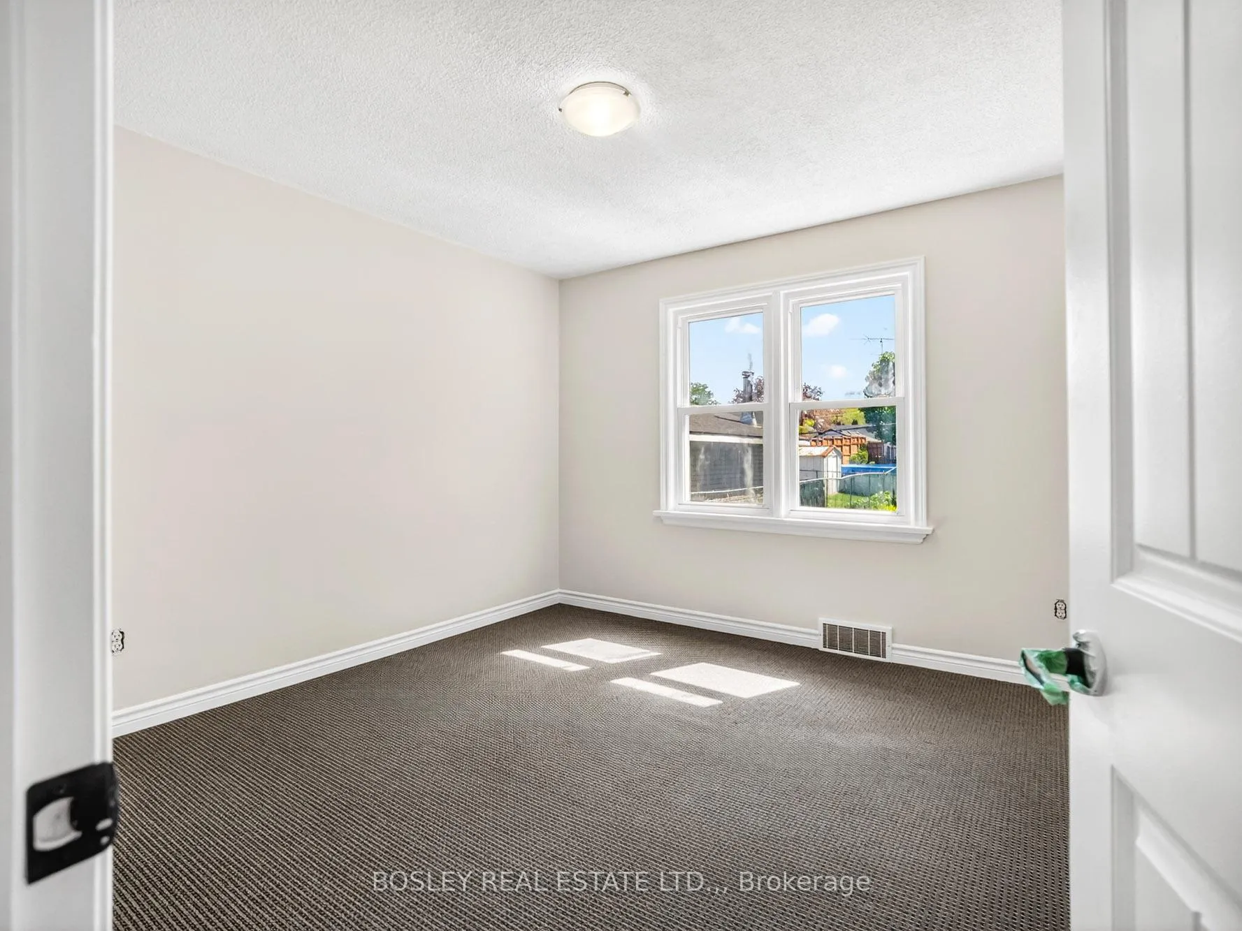 Photo 15 of 8 Pearce Avenue, St. Catharines, Bunting/Linwell — HOMEH