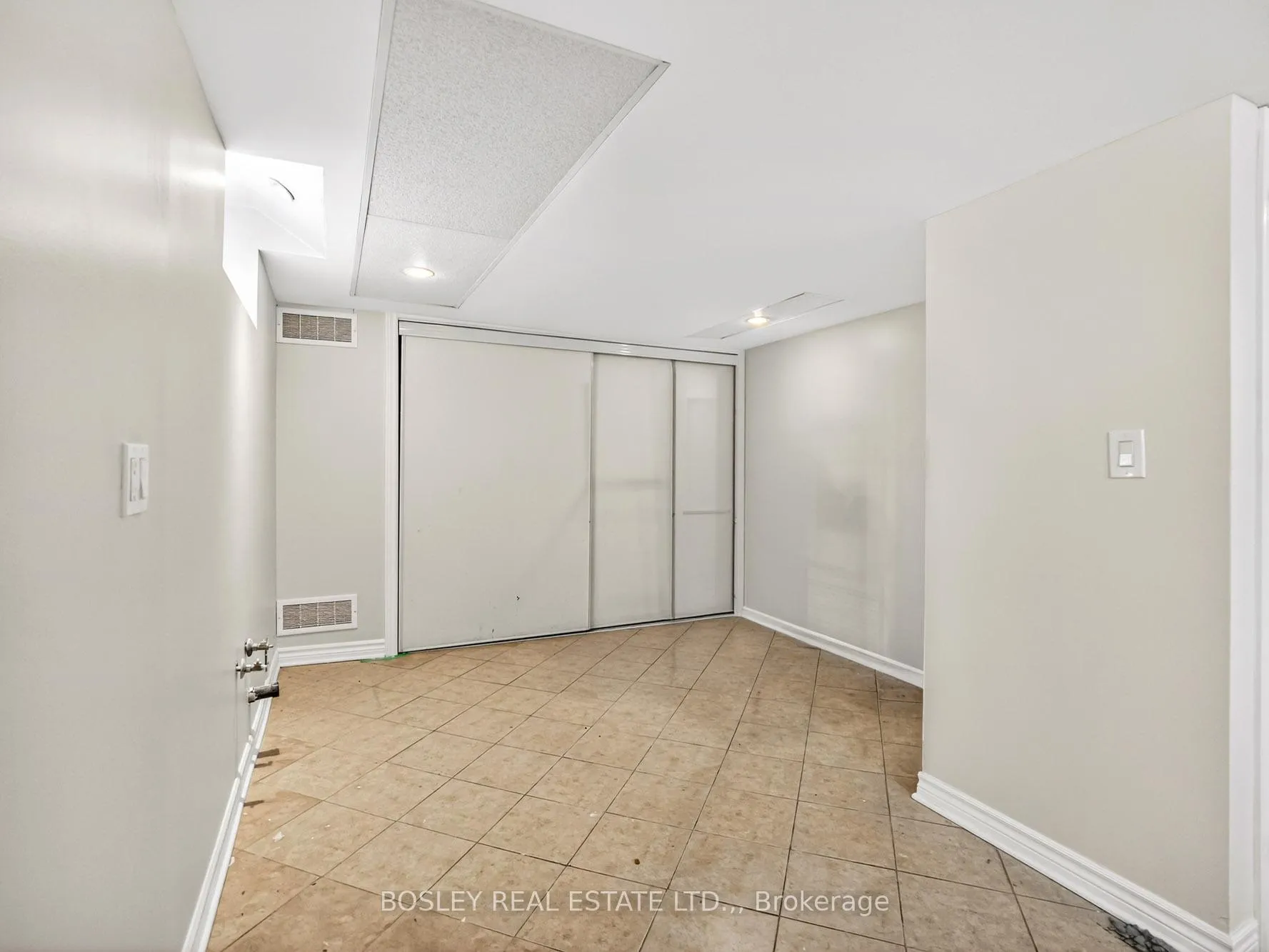 Photo 20 of 8 Pearce Avenue, St. Catharines, Bunting/Linwell — HOMEH