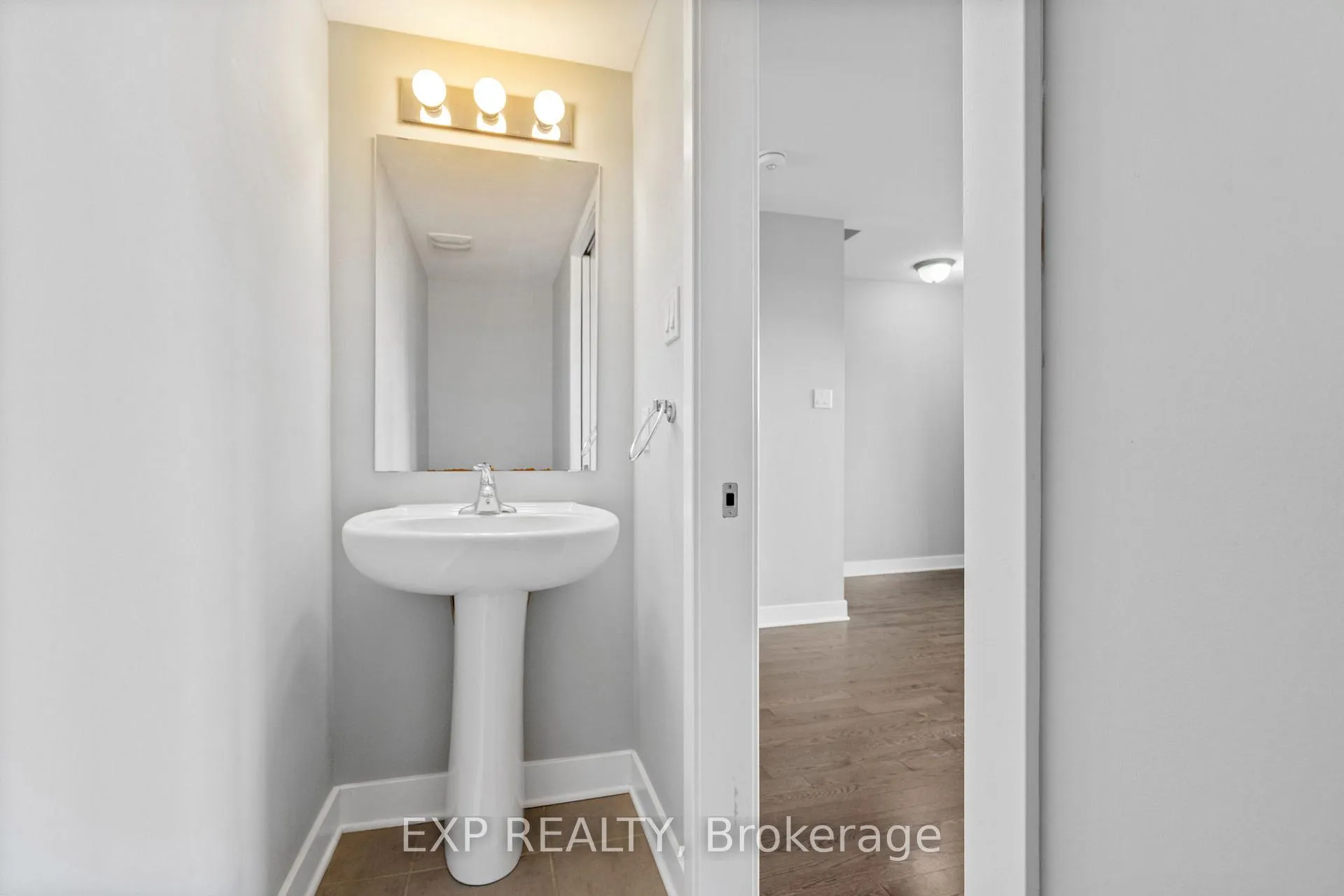 Photo 10 of 404 Terravita Private, Ottawa, Windsor Park Village — HOMEH