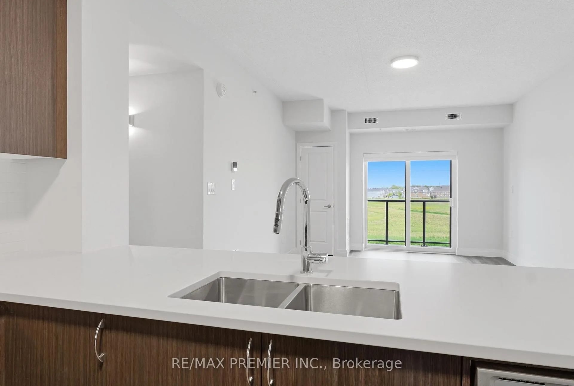 Photo 7 of Unit 306, 6415 Regional Road 25, Milton, Coates — HOMEH