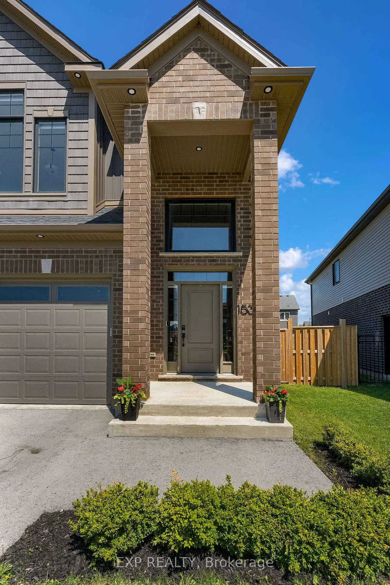 Photo 3 of 153 Susan Drive, Pelham, Fonthill — HOMEH