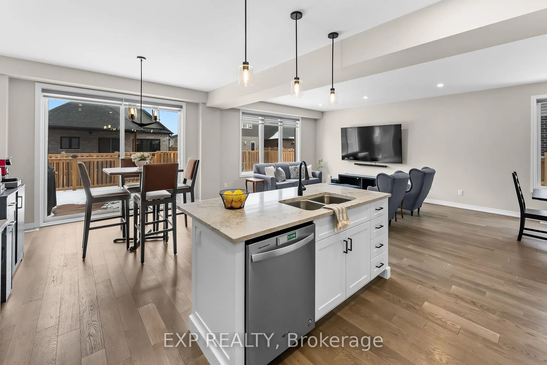 Photo 14 of 153 Susan Drive, Pelham, Fonthill — HOMEH