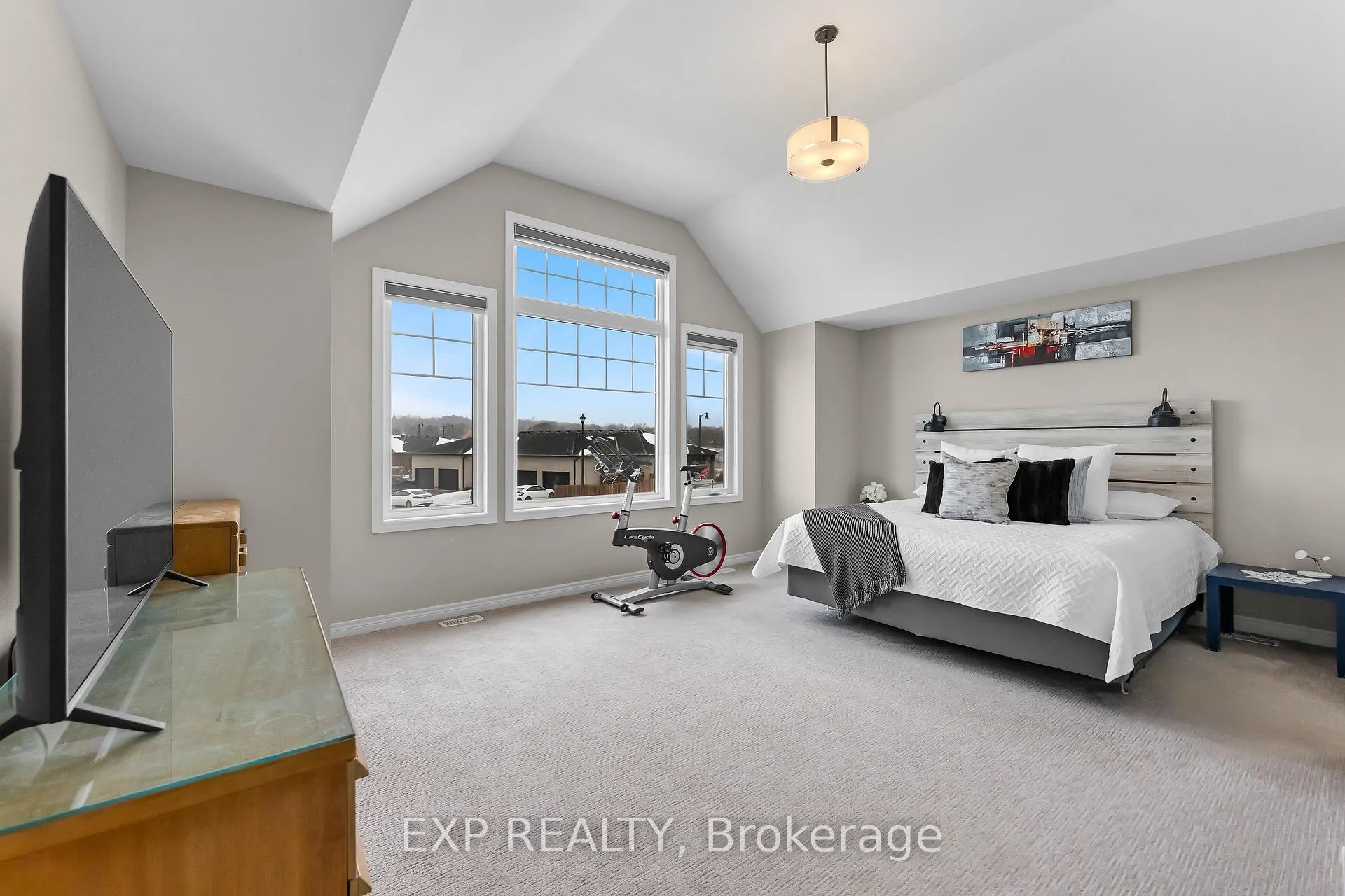 Photo 24 of 153 Susan Drive, Pelham, Fonthill — HOMEH
