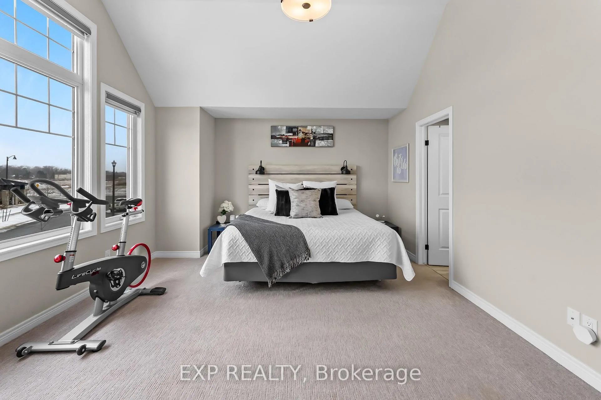 Photo 27 of 153 Susan Drive, Pelham, Fonthill — HOMEH