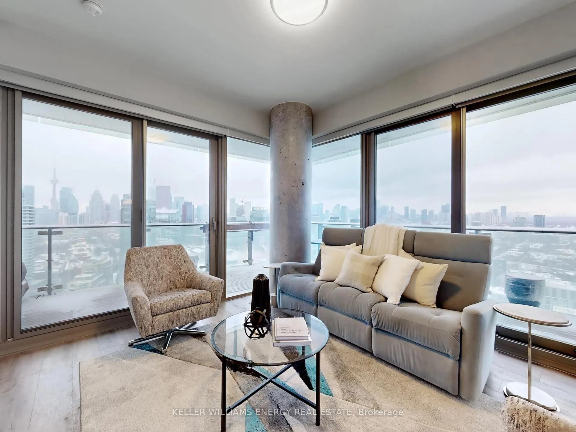 Photo 2 of Unit 2902, 390 Cherry Street, Toronto, Waterfront Communities — HOMEH
