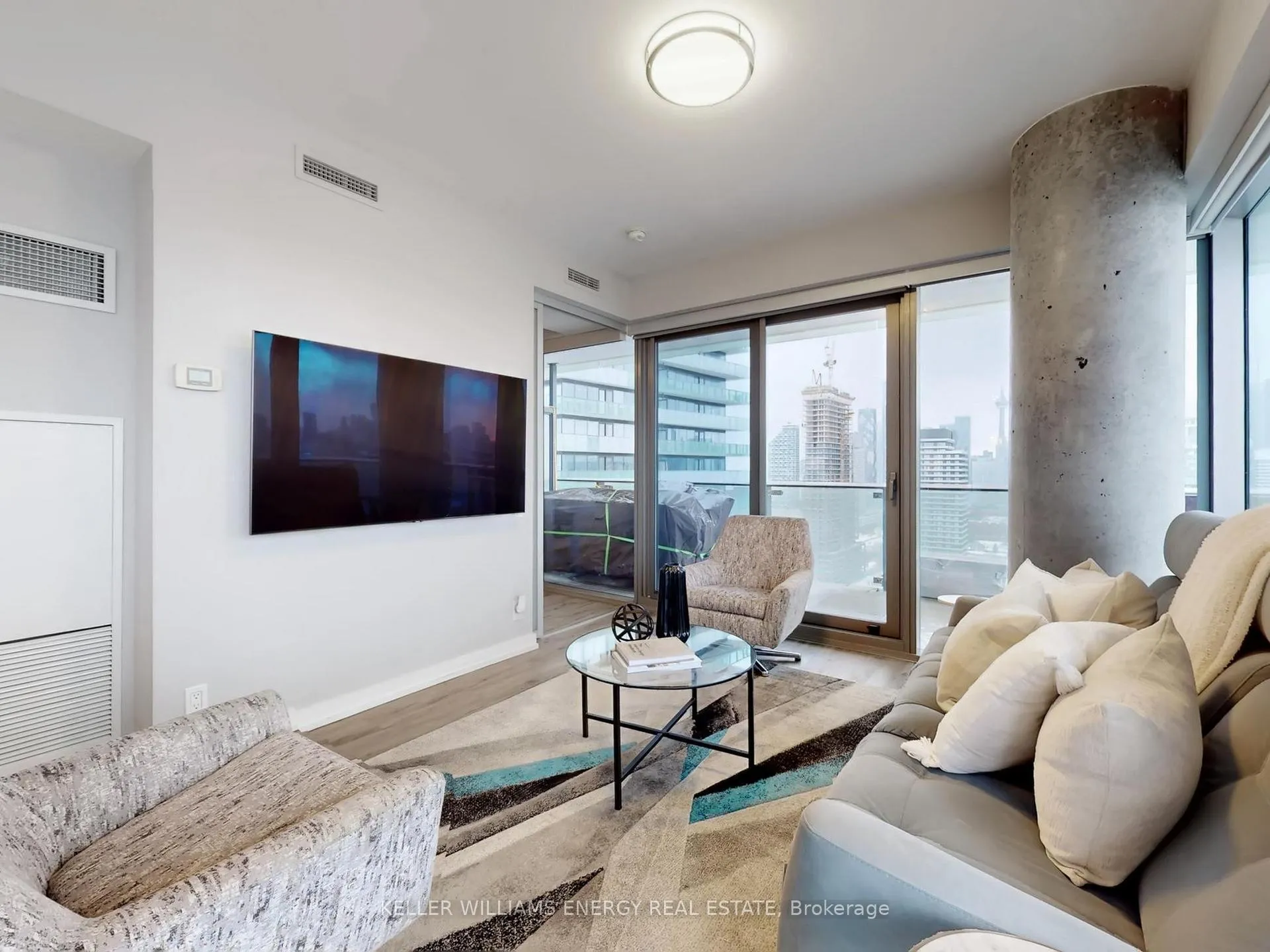 Photo 4 of Unit 2902, 390 Cherry Street, Toronto, Waterfront Communities — HOMEH