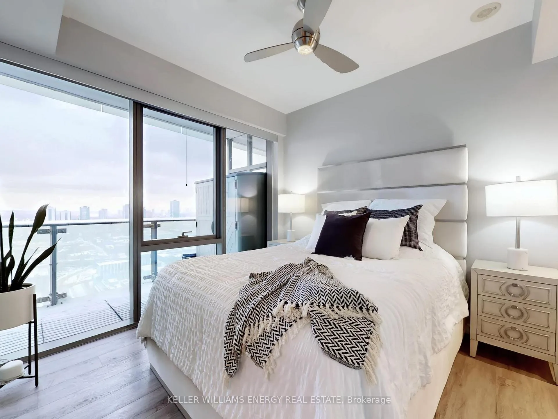 Photo 13 of Unit 2902, 390 Cherry Street, Toronto, Waterfront Communities — HOMEH