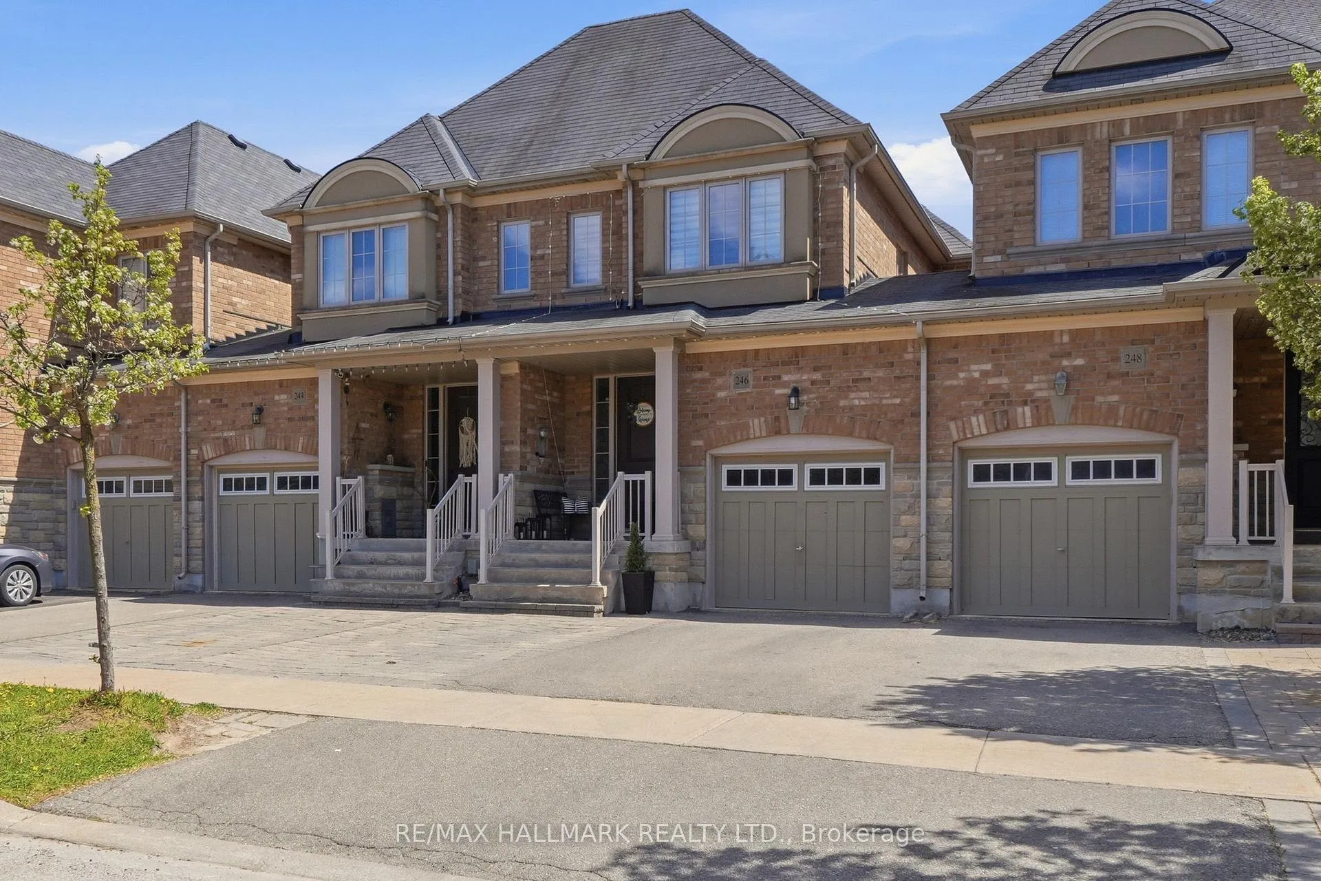 Photo 2 of 246 Wardlaw Place, Vaughan, Vellore Village — HOMEH