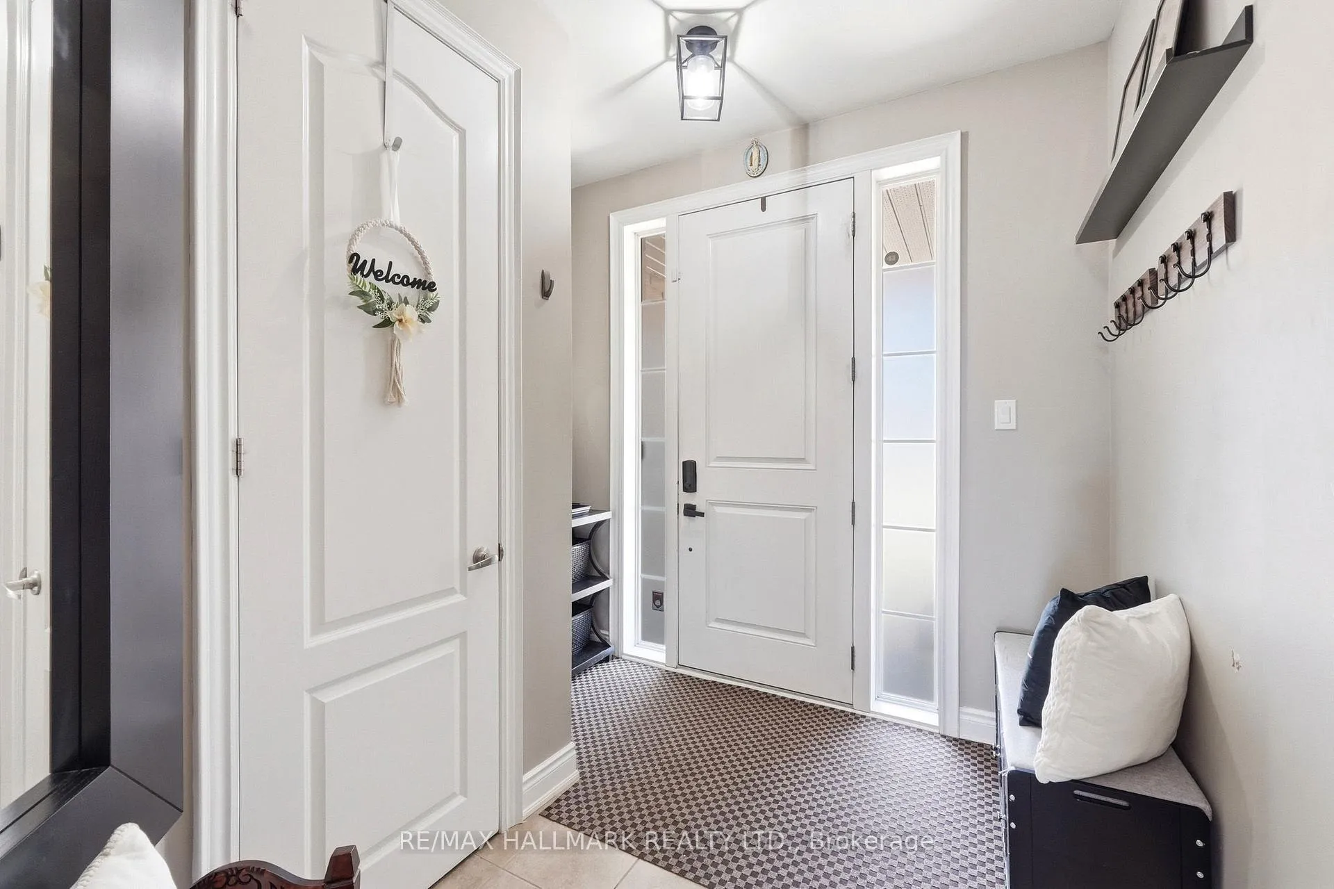 Photo 3 of 246 Wardlaw Place, Vaughan, Vellore Village — HOMEH