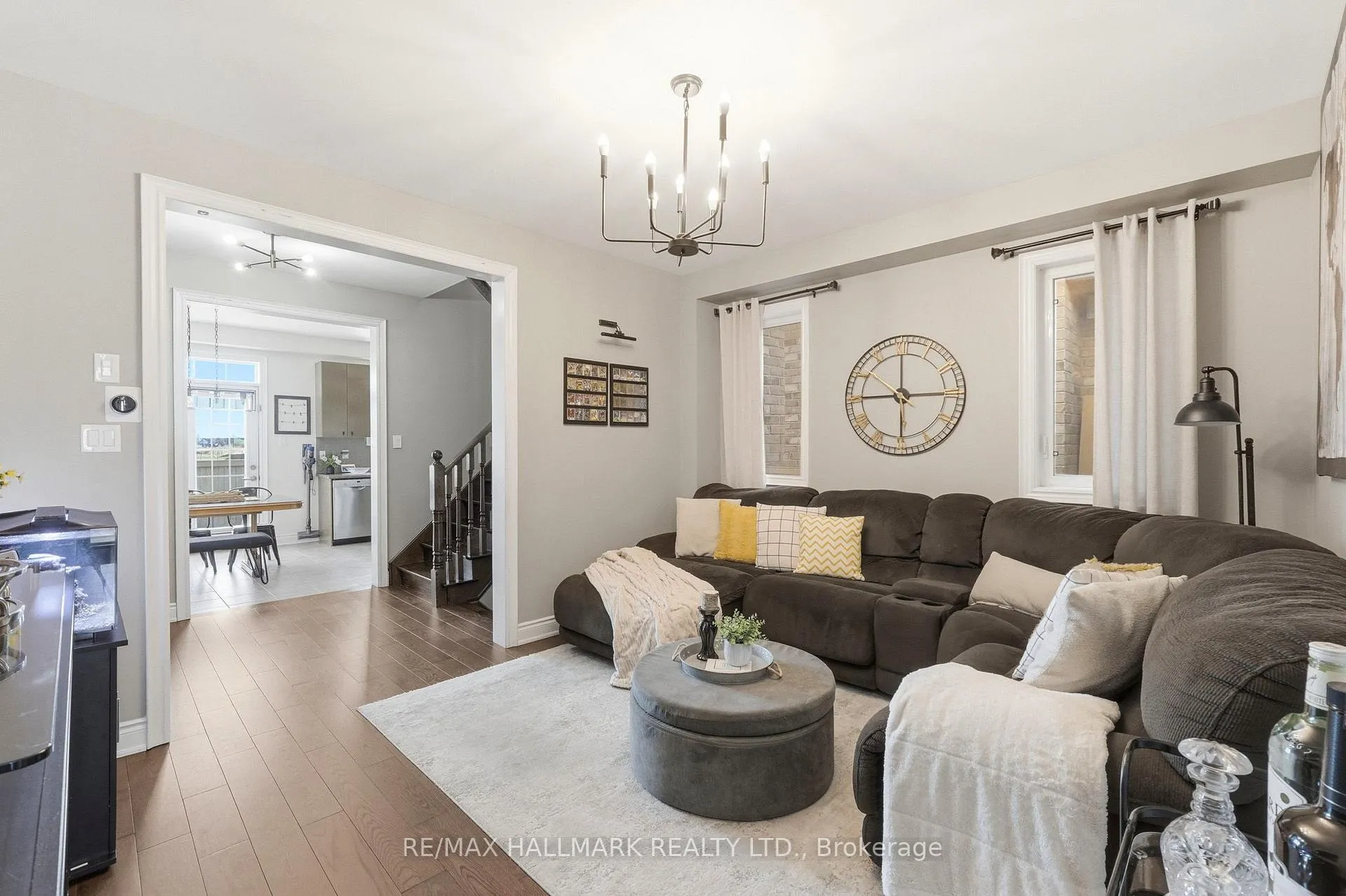 Photo 5 of 246 Wardlaw Place, Vaughan, Vellore Village — HOMEH