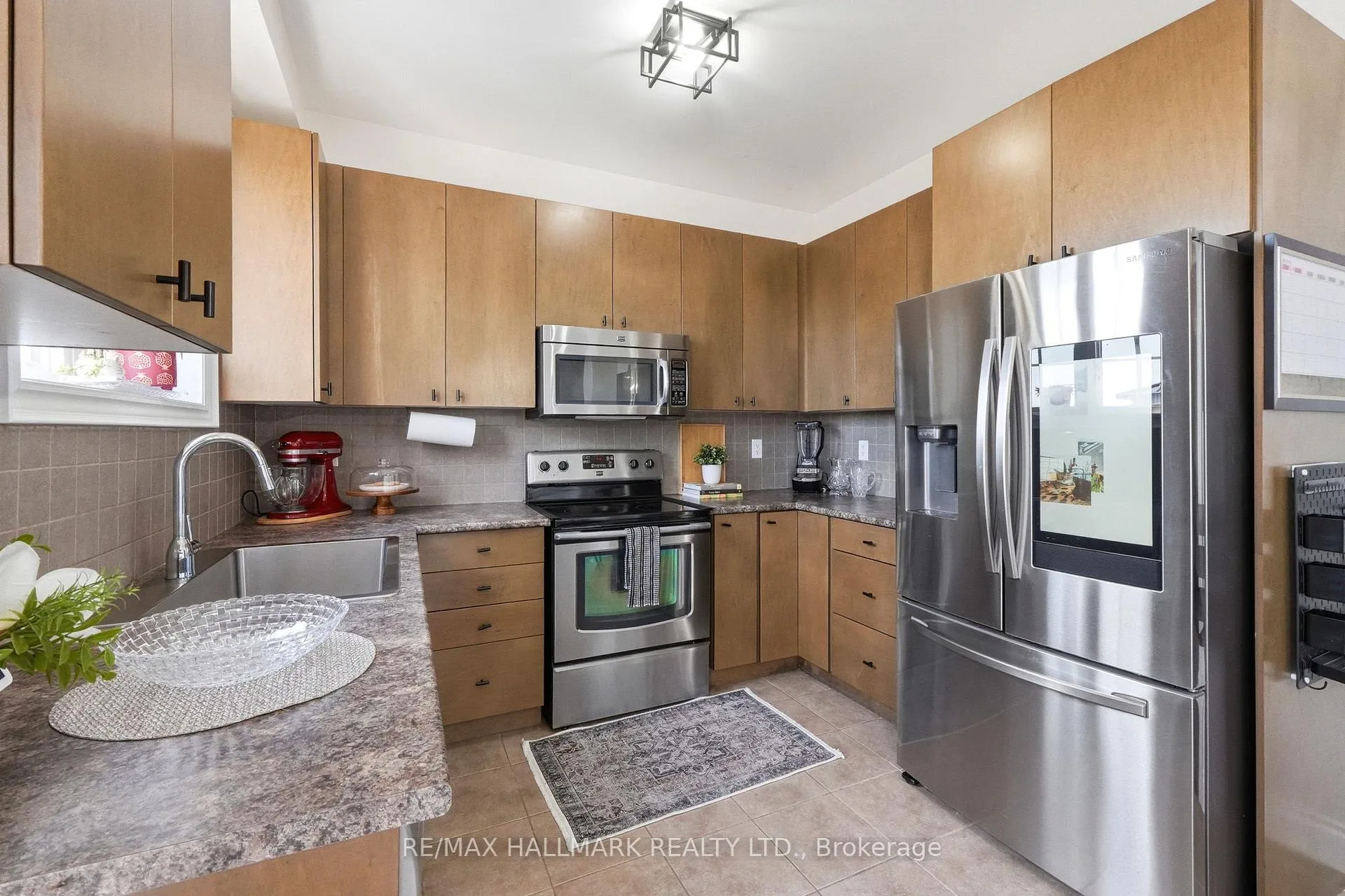 Photo 13 of 246 Wardlaw Place, Vaughan, Vellore Village — HOMEH