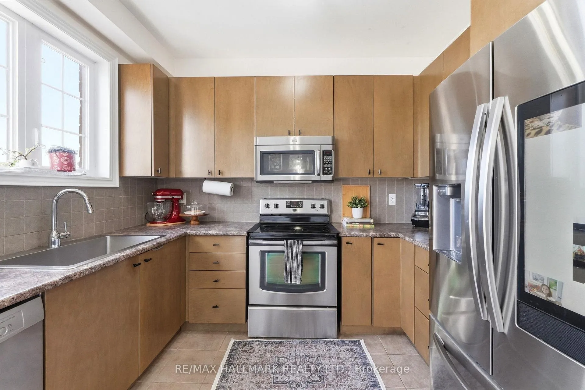 Photo 14 of 246 Wardlaw Place, Vaughan, Vellore Village — HOMEH