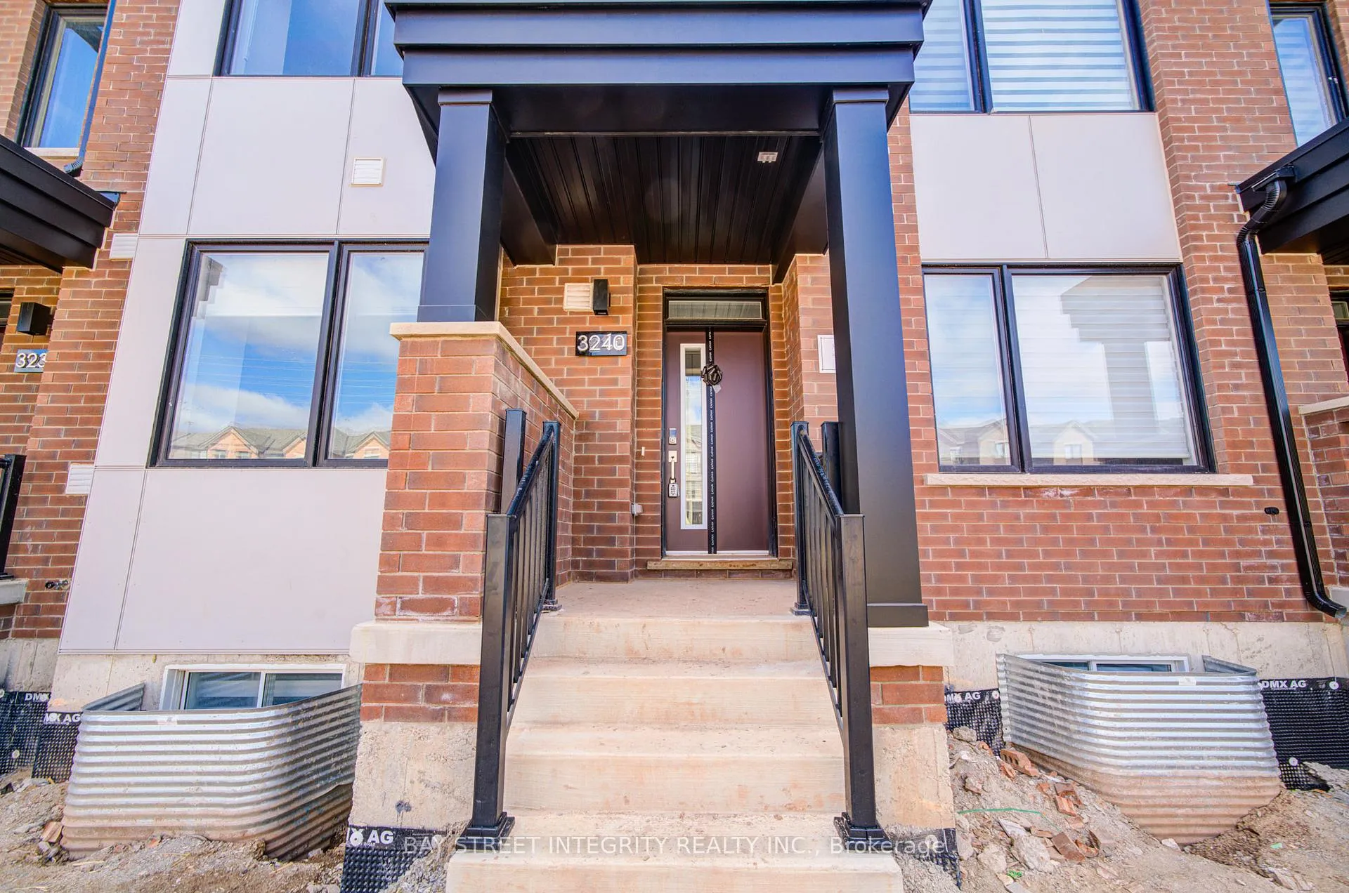 Photo 3 of 3240 Sixth Line, Oakville, Glenorchy — HOMEH