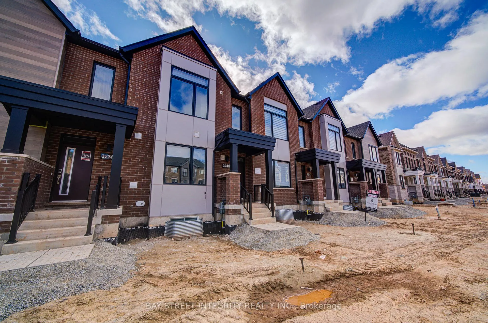 Photo 4 of 3240 Sixth Line, Oakville, Glenorchy — HOMEH