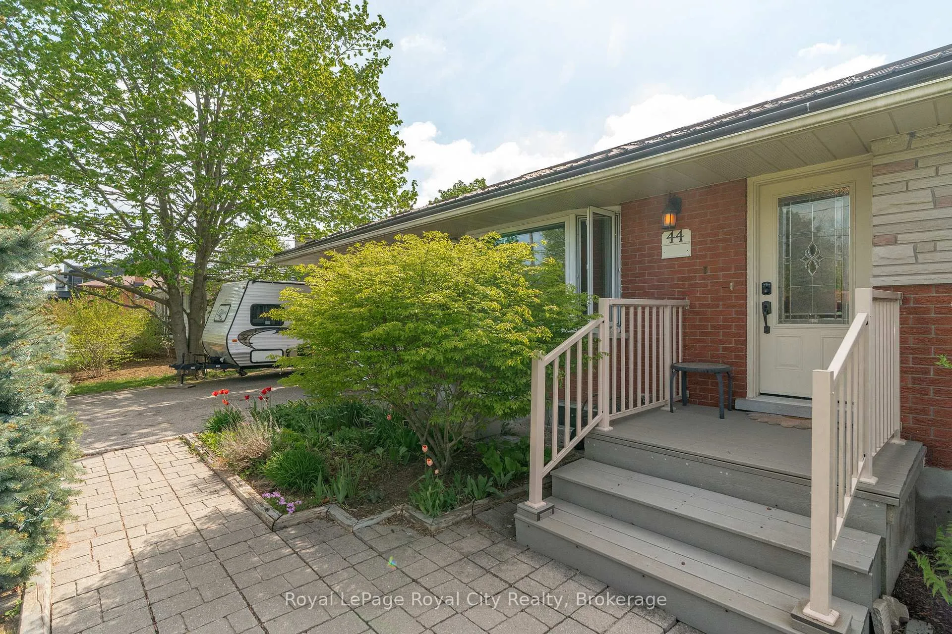 Photo 5 of 44 Ridgeway Avenue, Guelph, Pineridge/Westminster Woods — HOMEH
