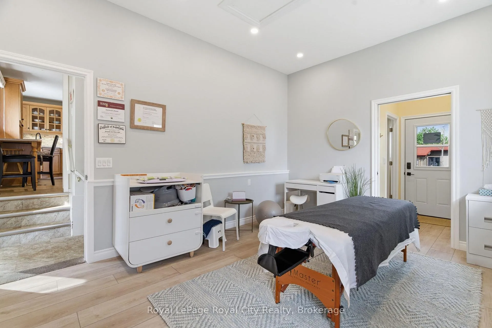 Photo 14 of 44 Ridgeway Avenue, Guelph, Pineridge/Westminster Woods — HOMEH