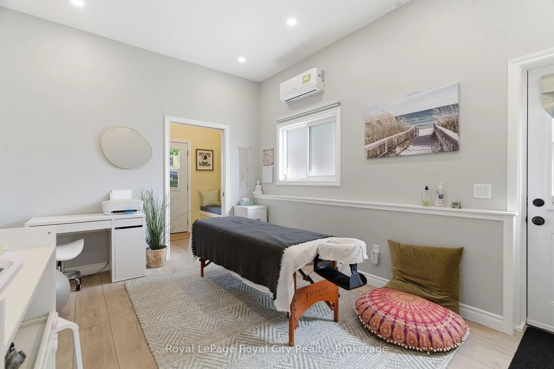 Photo 15 of 44 Ridgeway Avenue, Guelph, Pineridge/Westminster Woods — HOMEH