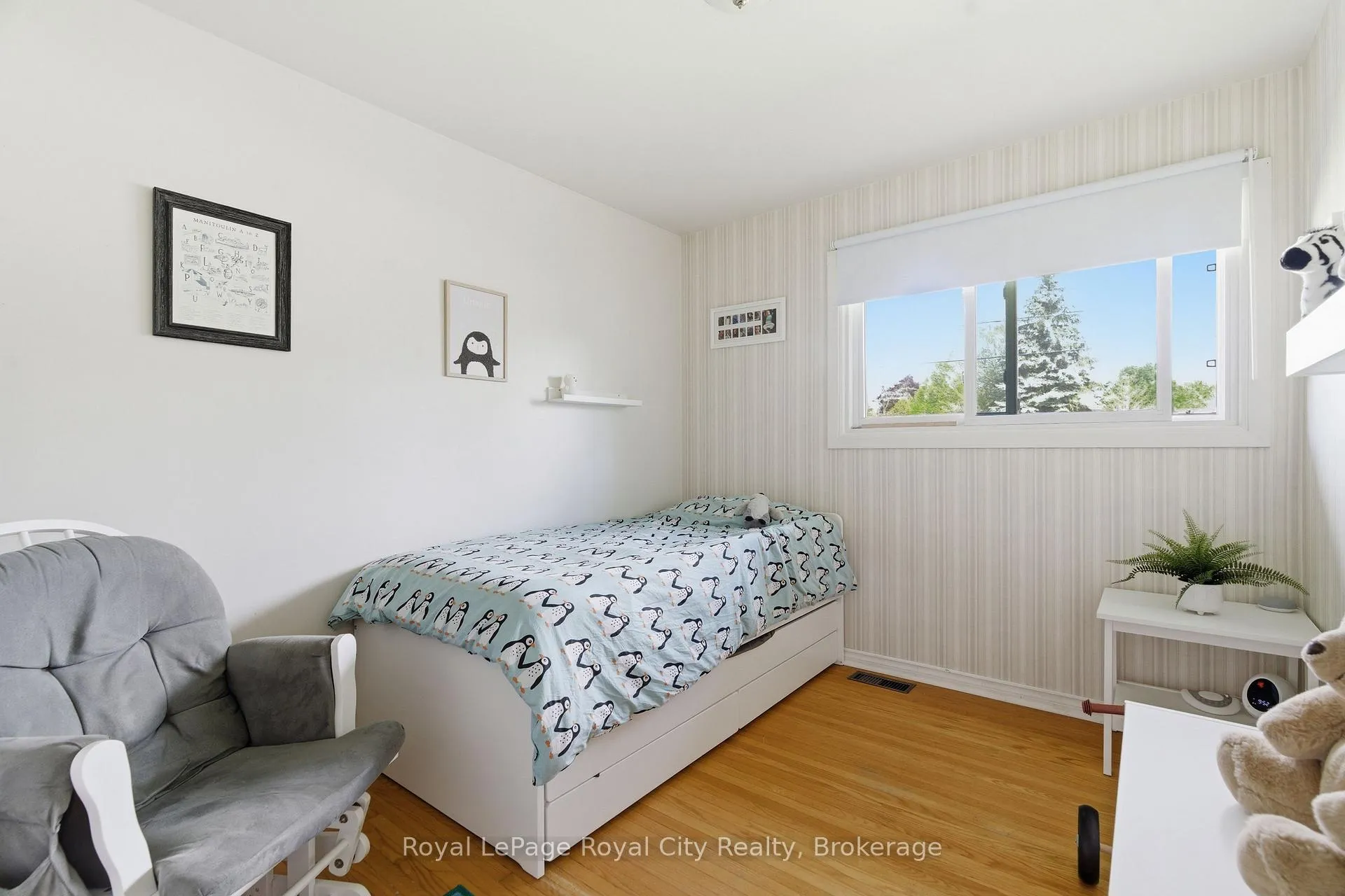 Photo 17 of 44 Ridgeway Avenue, Guelph, Pineridge/Westminster Woods — HOMEH