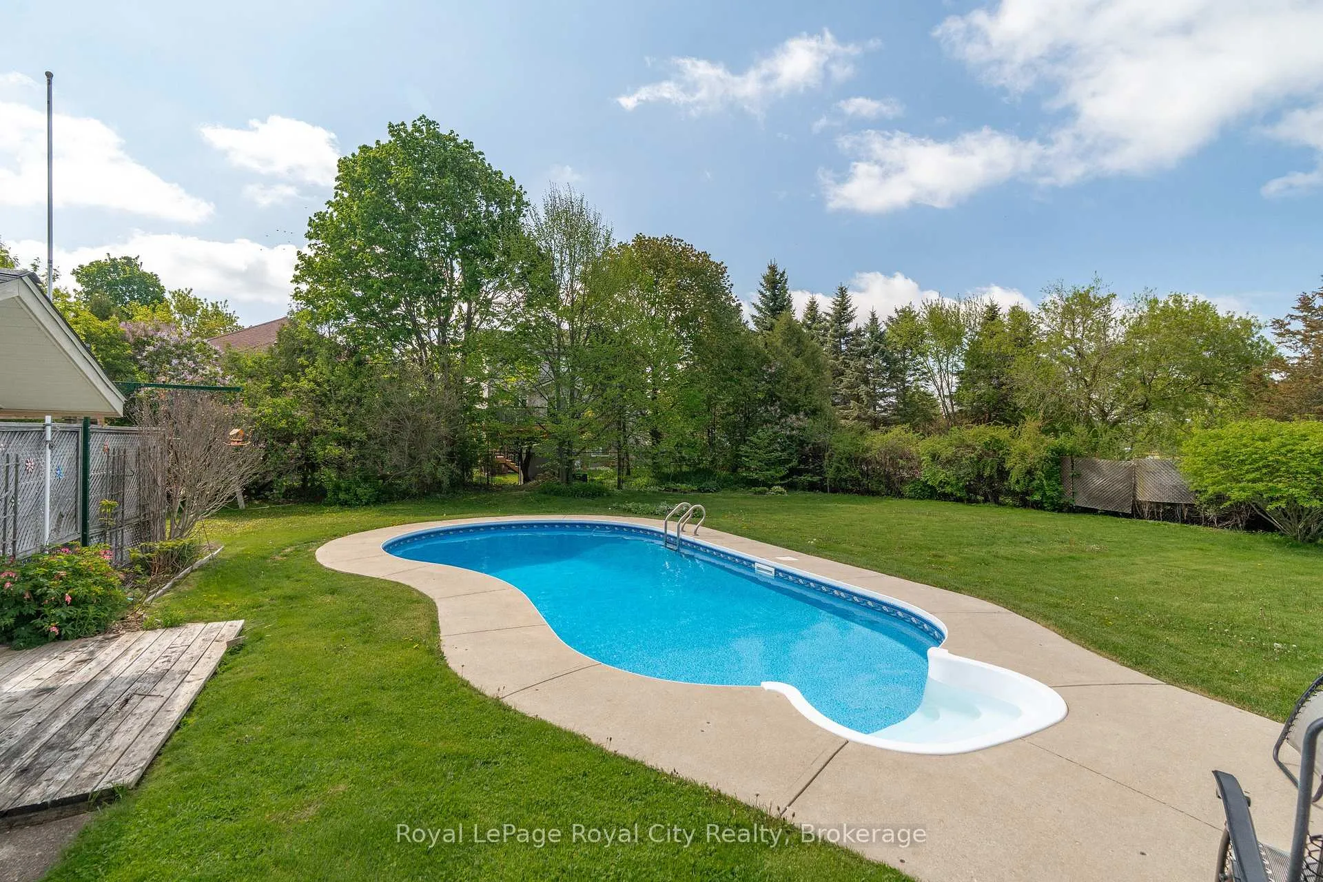 Photo 29 of 44 Ridgeway Avenue, Guelph, Pineridge/Westminster Woods — HOMEH