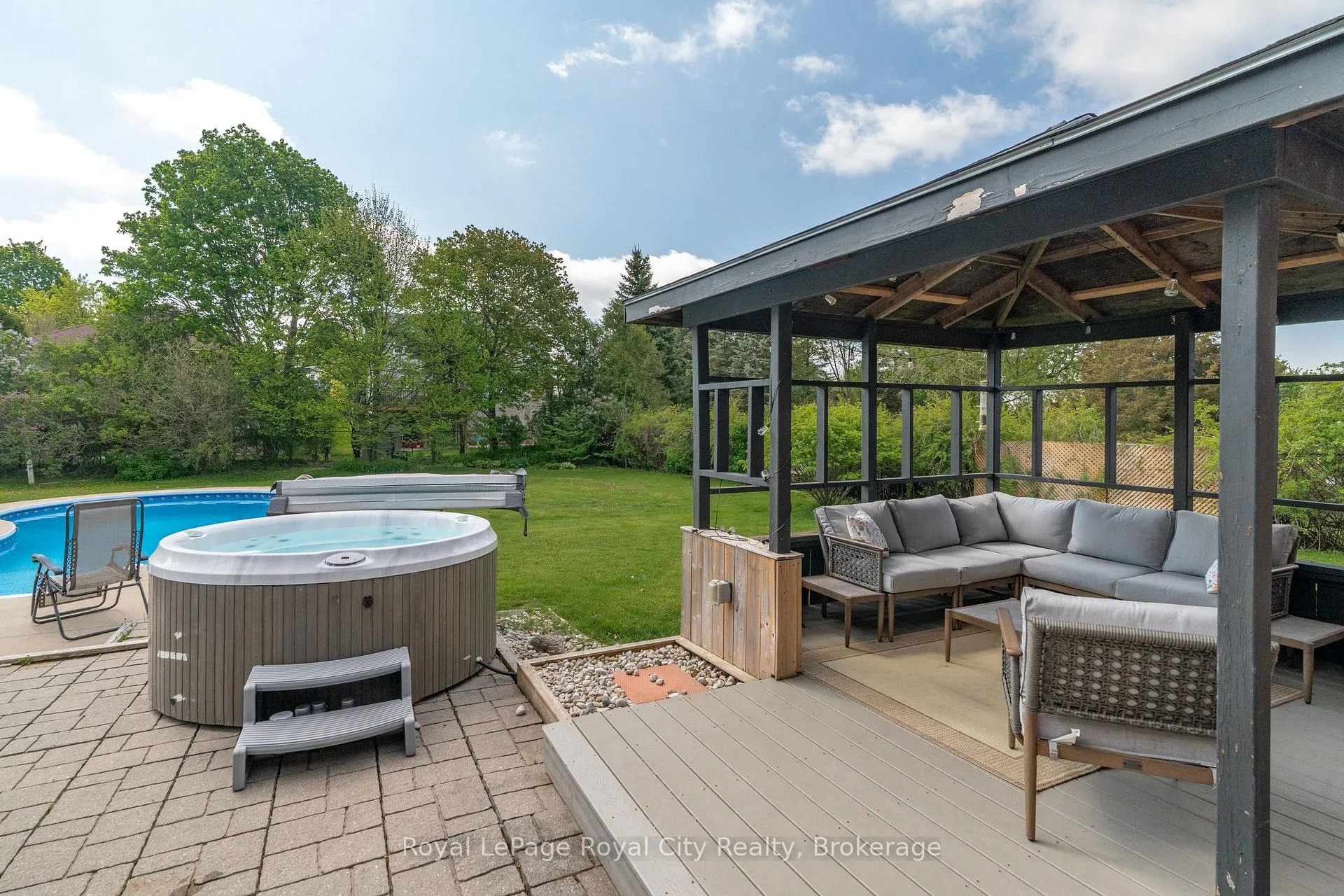 Photo 31 of 44 Ridgeway Avenue, Guelph, Pineridge/Westminster Woods — HOMEH