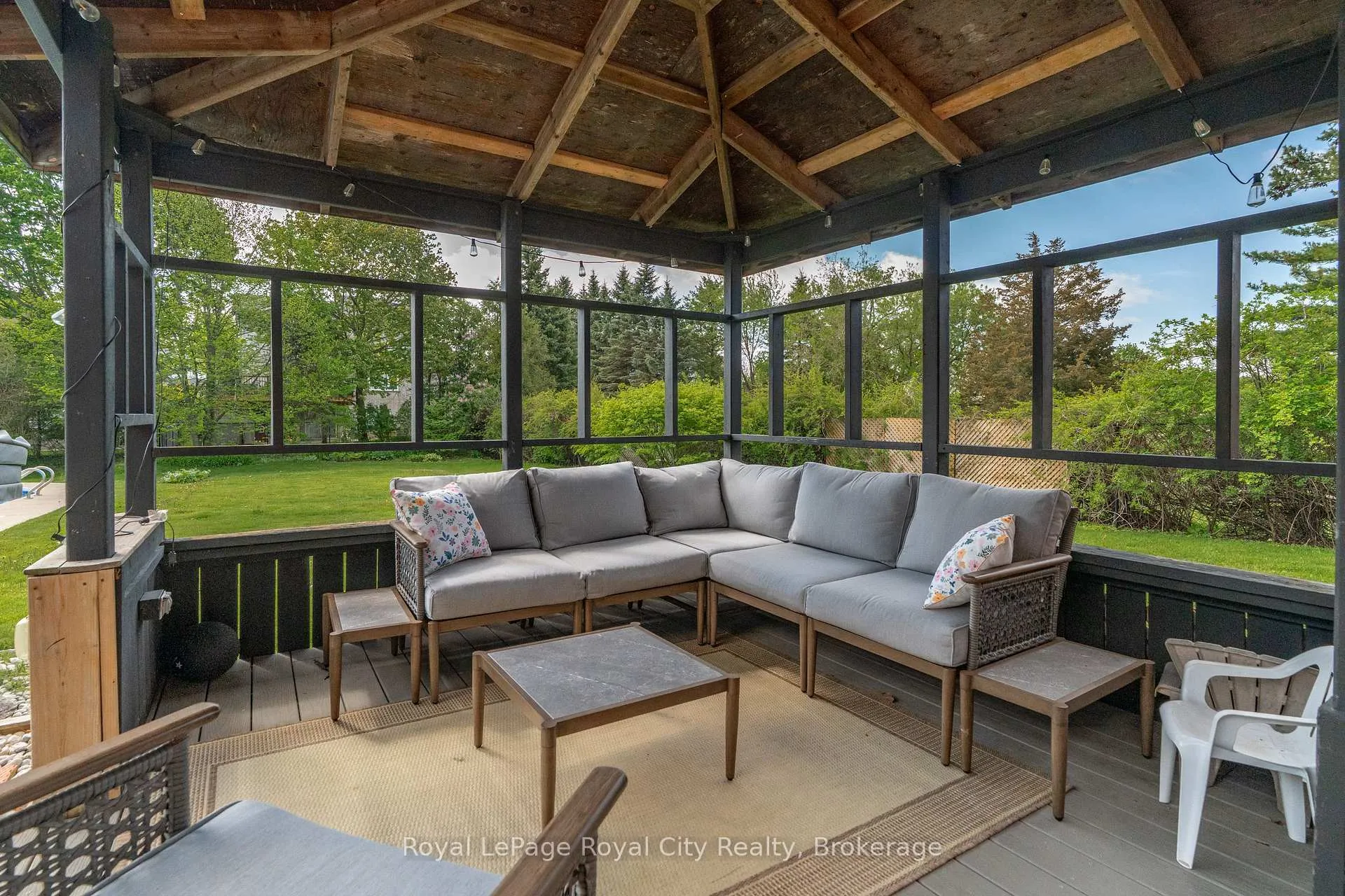 Photo 32 of 44 Ridgeway Avenue, Guelph, Pineridge/Westminster Woods — HOMEH